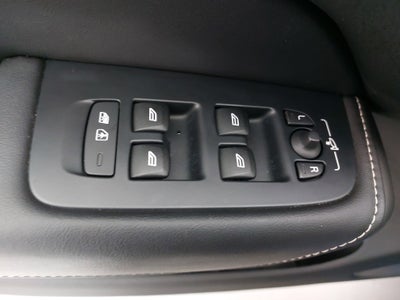 2019 Volvo XC60 T6 R-Design