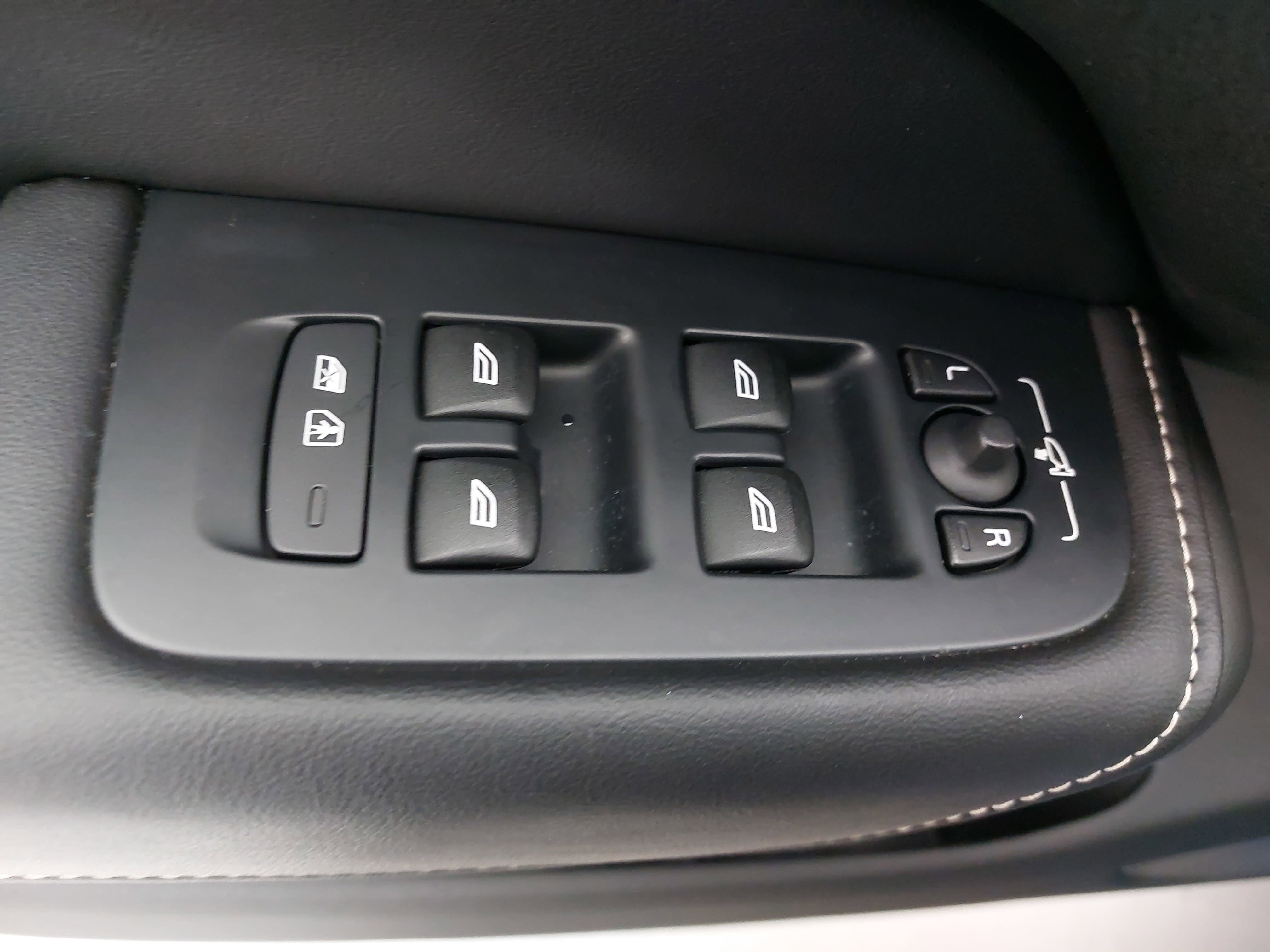 2019 Volvo XC60 T6 R-Design