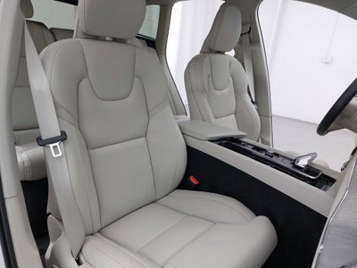 2025 Volvo XC60 Plug-In Hybrid T8 Ultra