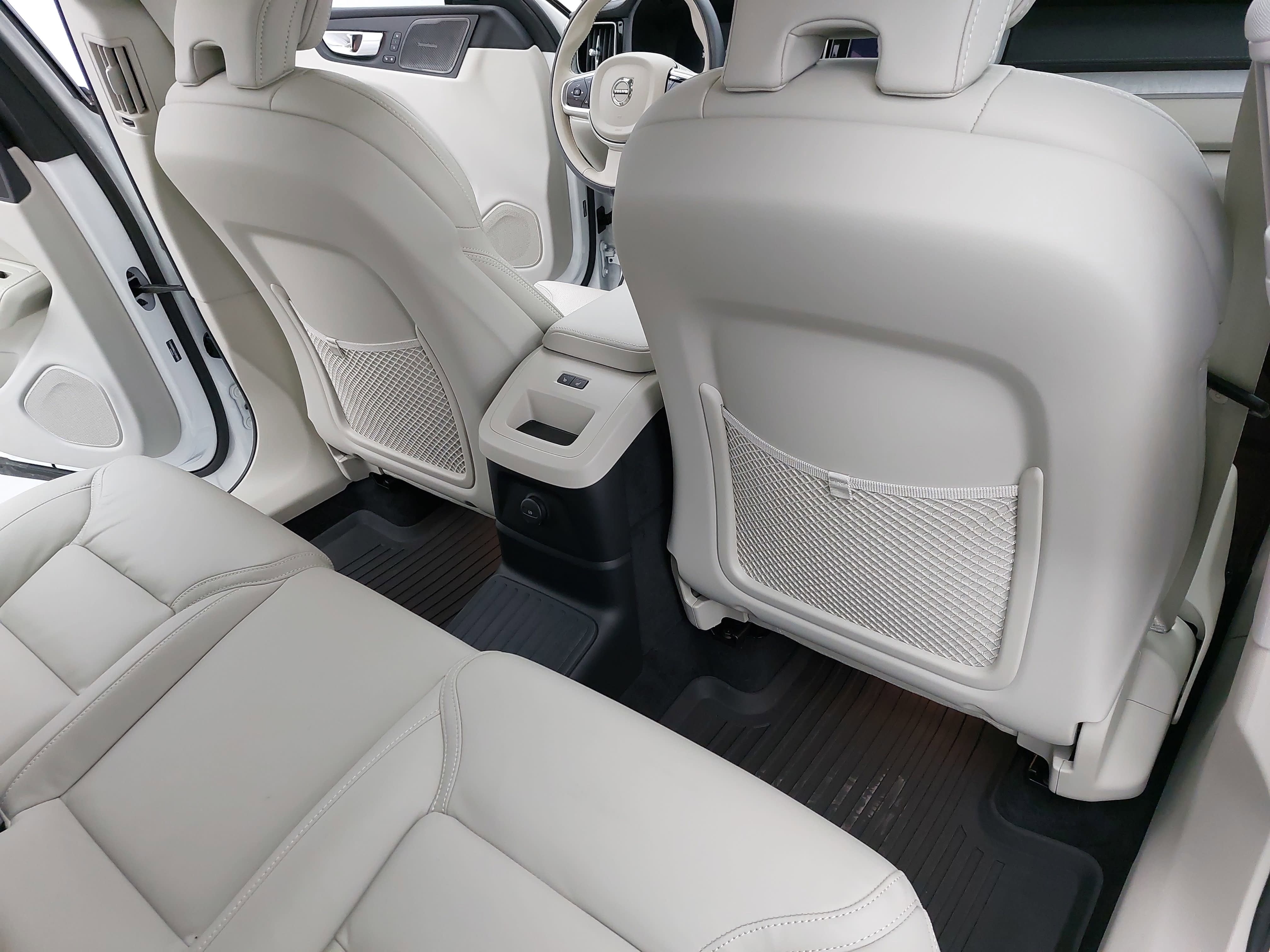 2025 Volvo XC60 Plug-In Hybrid T8 Ultra