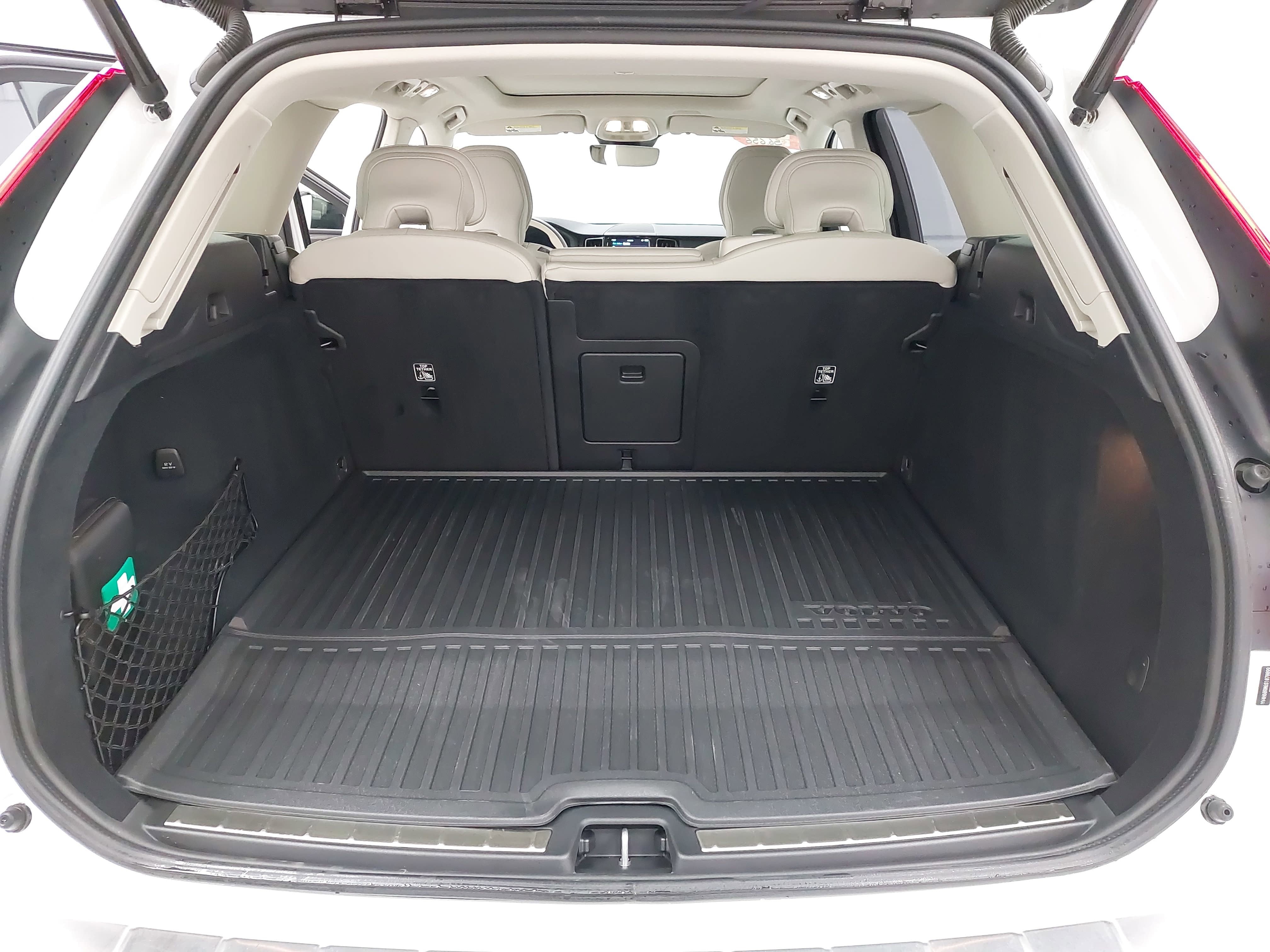 2025 Volvo XC60 Plug-In Hybrid T8 Ultra