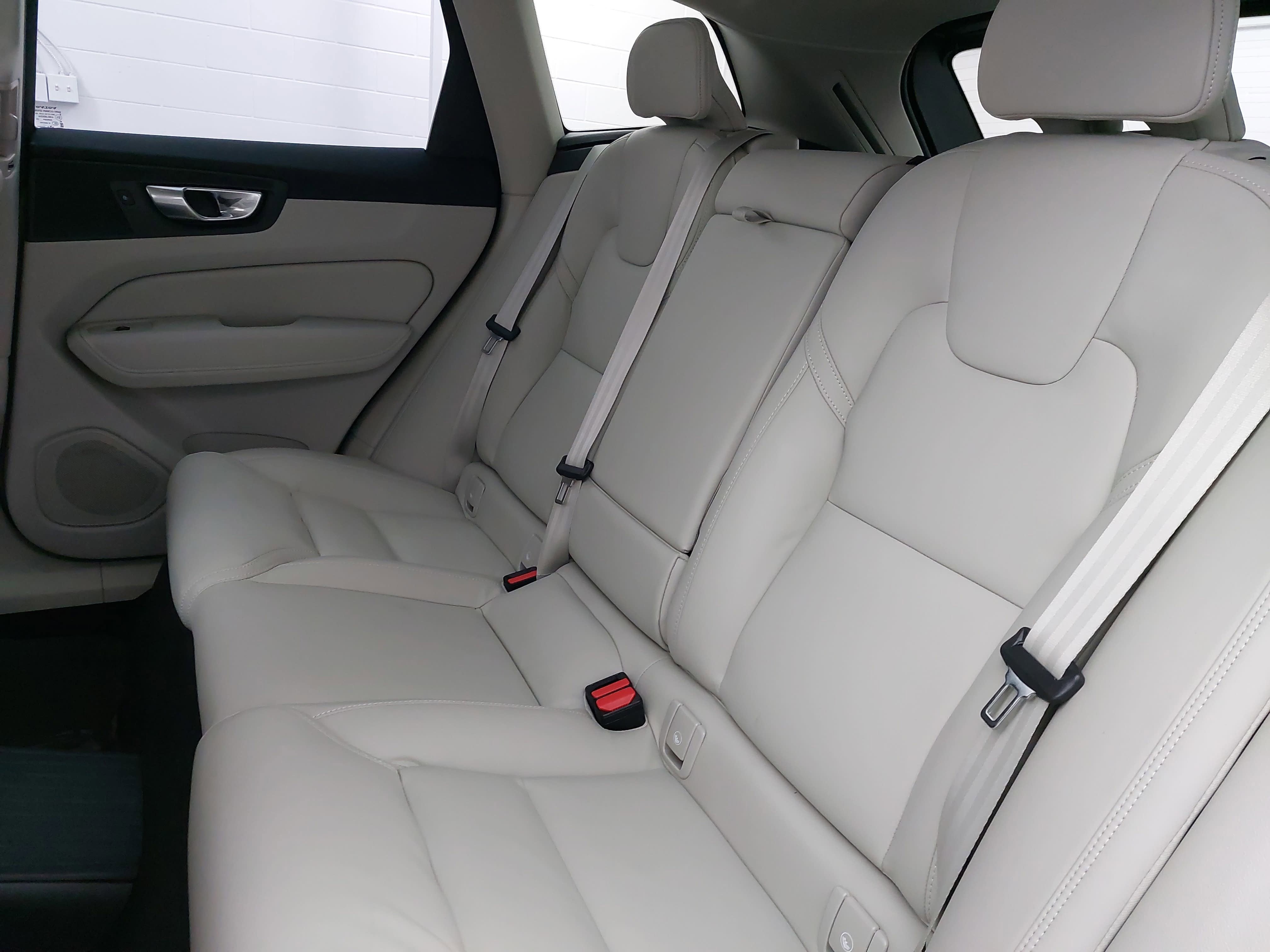 2025 Volvo XC60 Plug-In Hybrid T8 Ultra