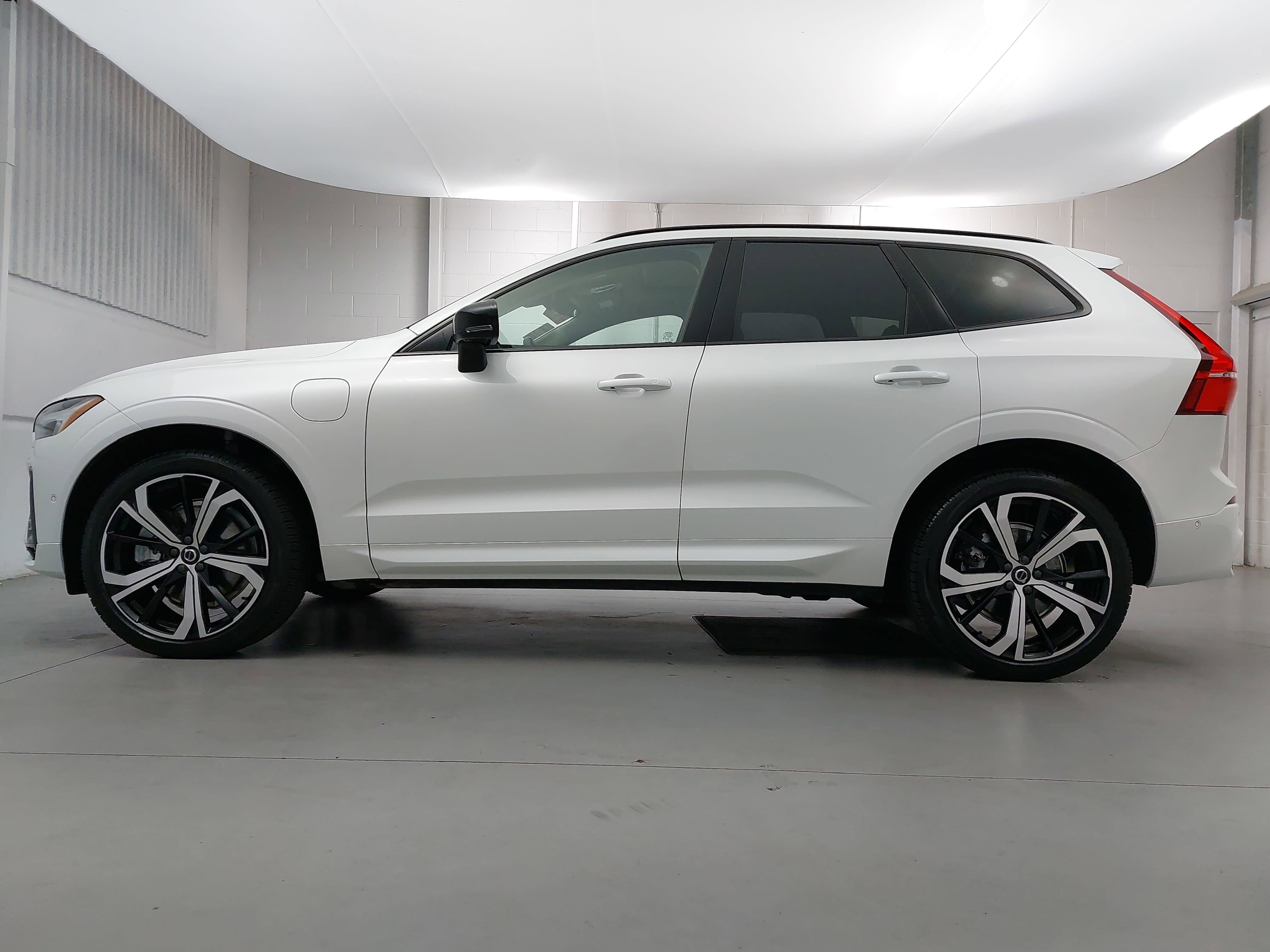 2025 Volvo XC60 Plug-In Hybrid T8 Ultra
