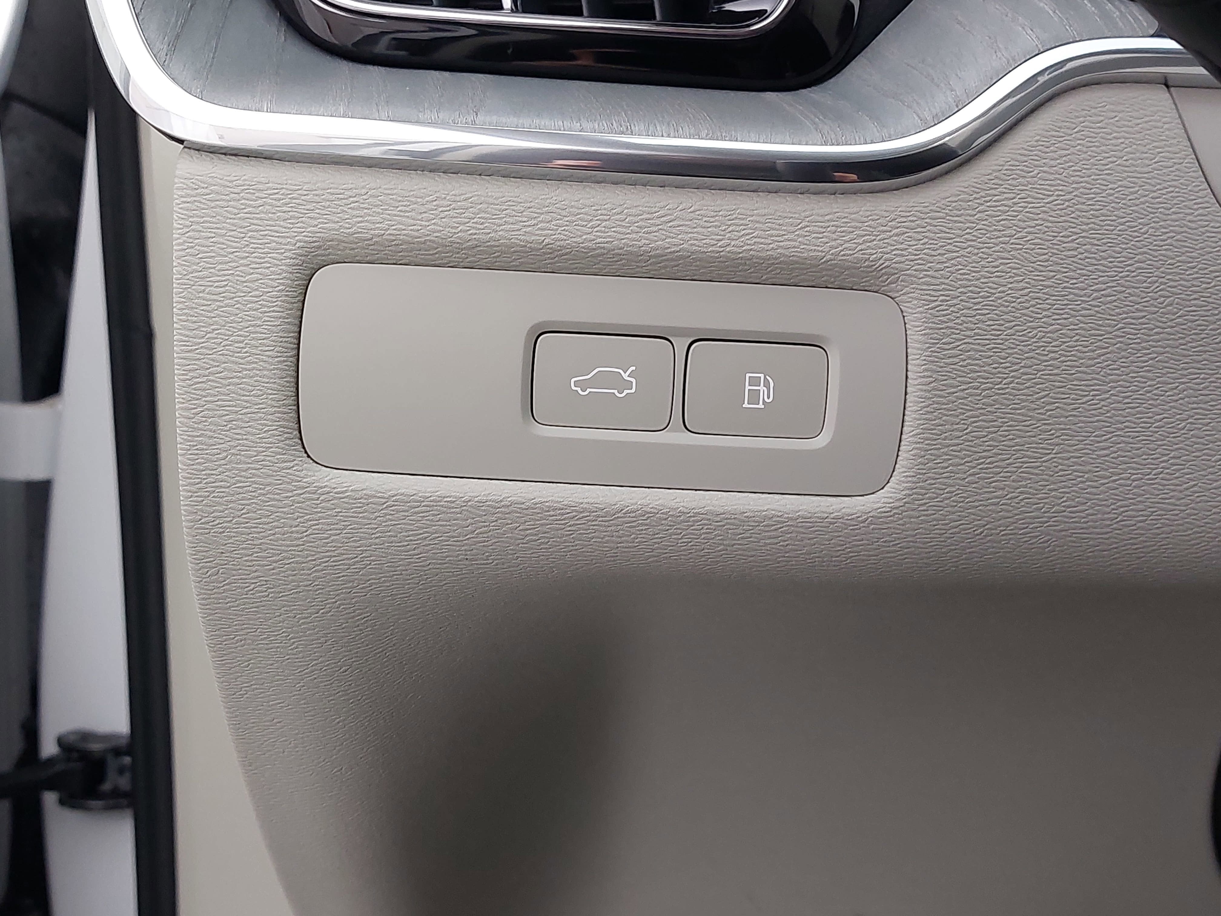 2025 Volvo XC60 Plug-In Hybrid T8 Ultra