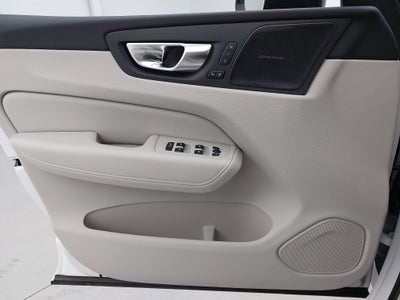 2025 Volvo XC60 Plug-In Hybrid T8 Ultra