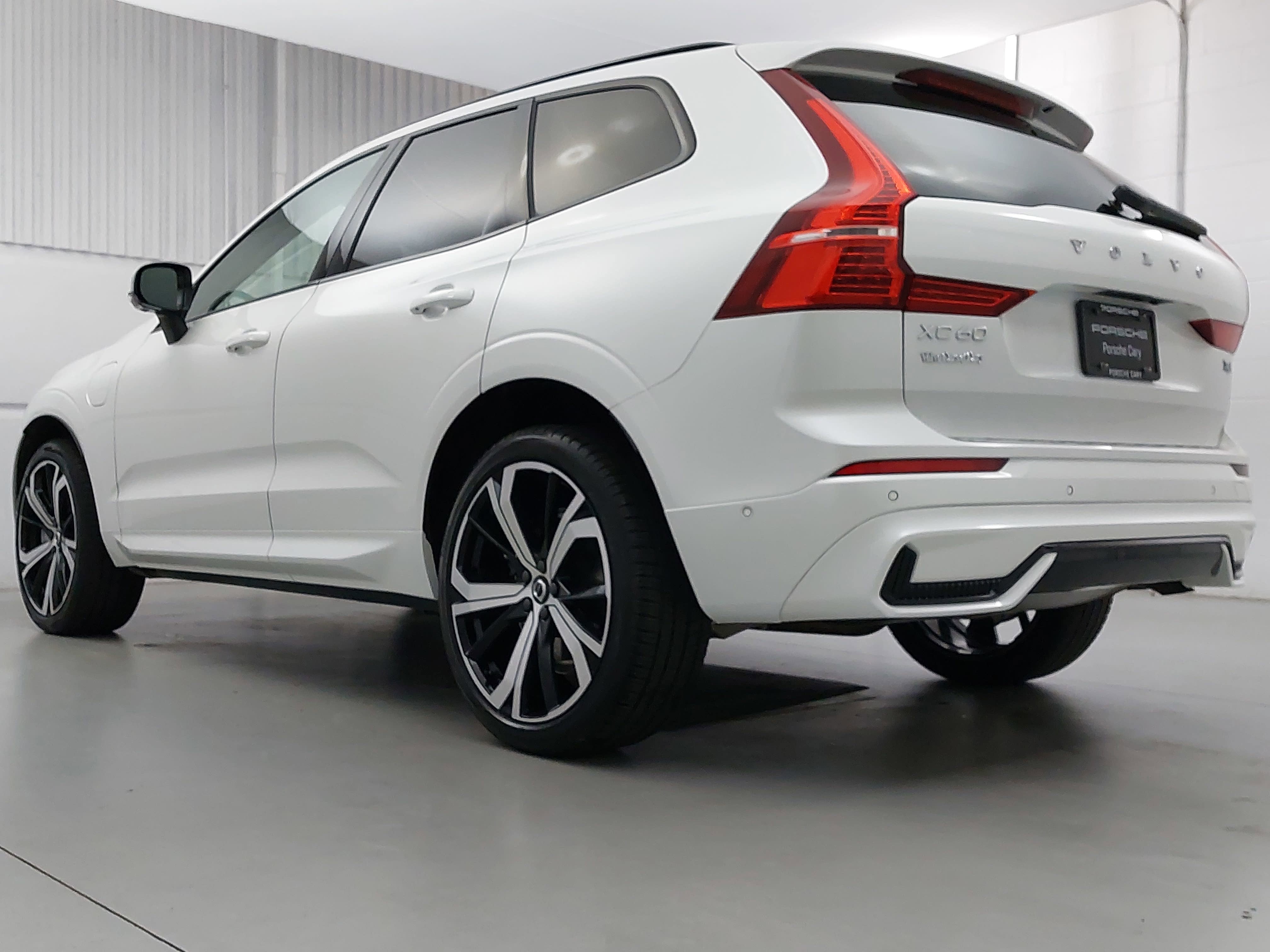 2025 Volvo XC60 Plug-In Hybrid T8 Ultra