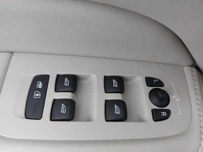 2025 Volvo XC60 Plug-In Hybrid T8 Ultra