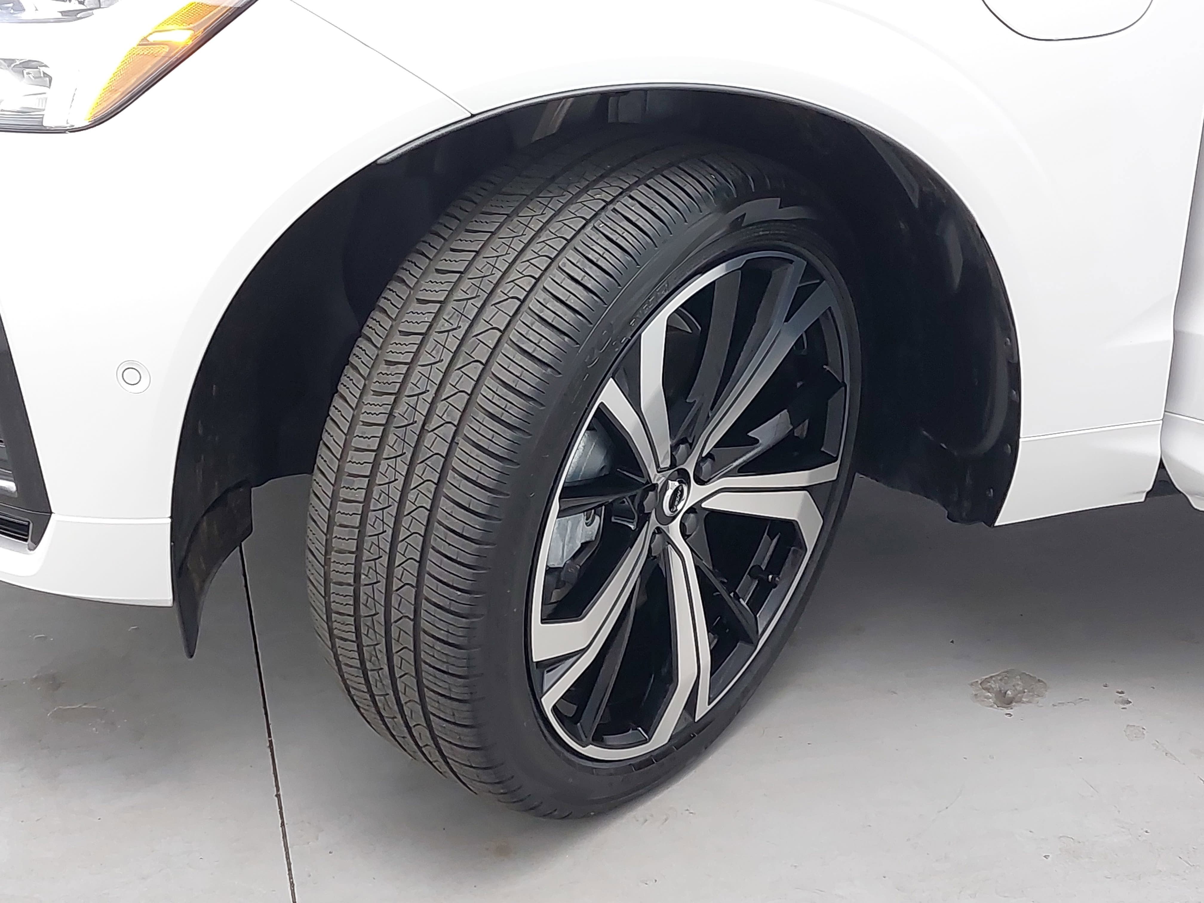 2025 Volvo XC60 Plug-In Hybrid T8 Ultra