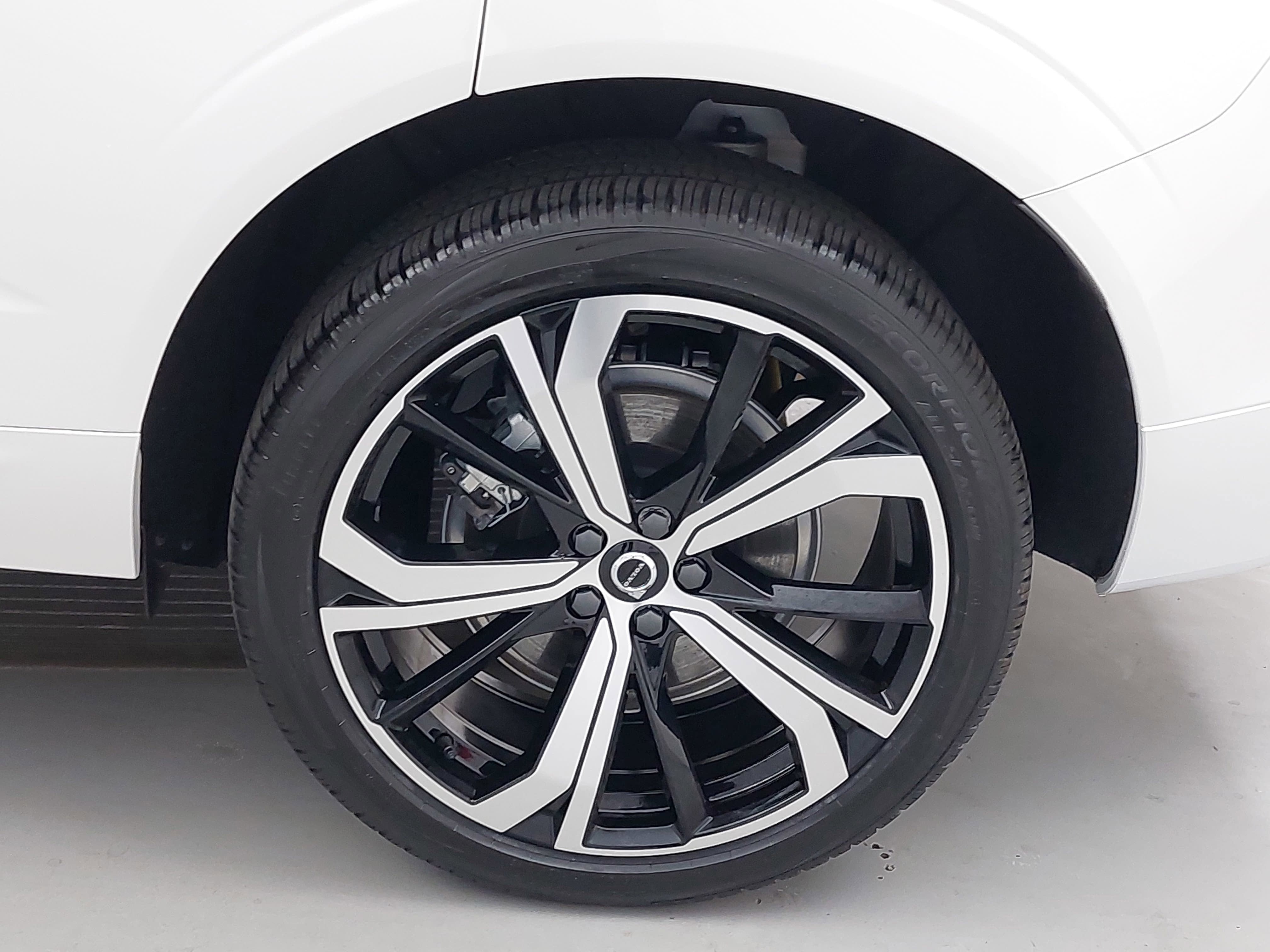 2025 Volvo XC60 Plug-In Hybrid T8 Ultra