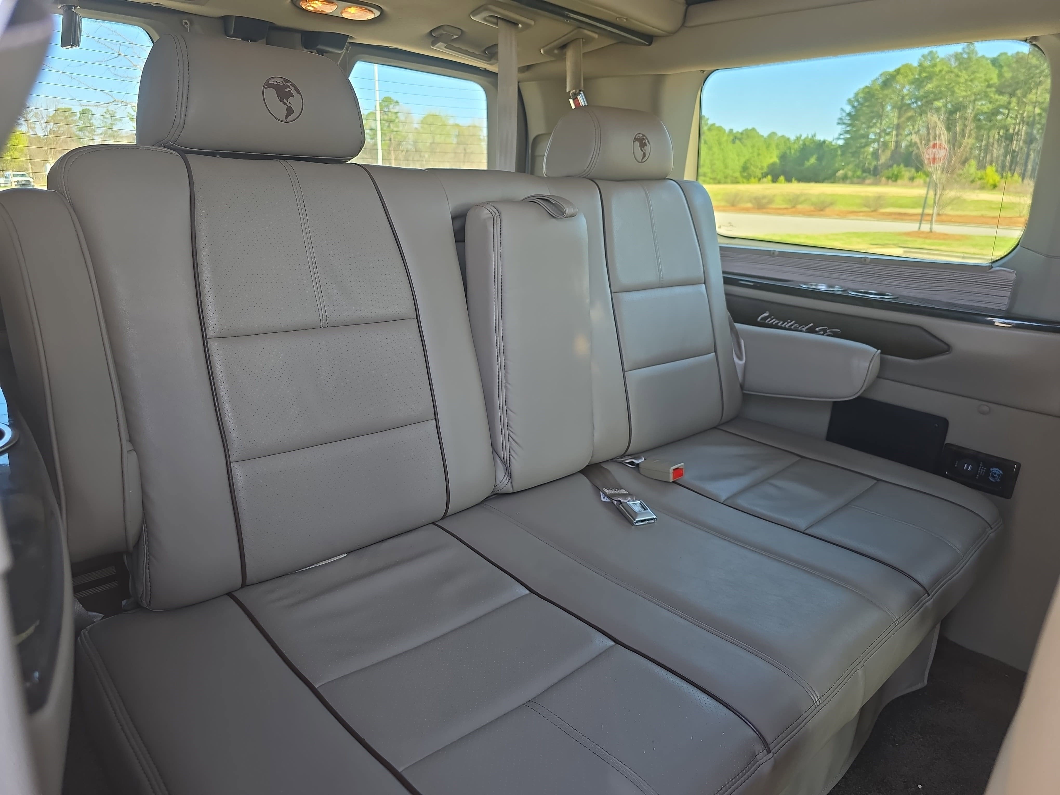 2016 Ford Transit Wagon T-150 130 Low Roof XLT Swing-Out RH Dr