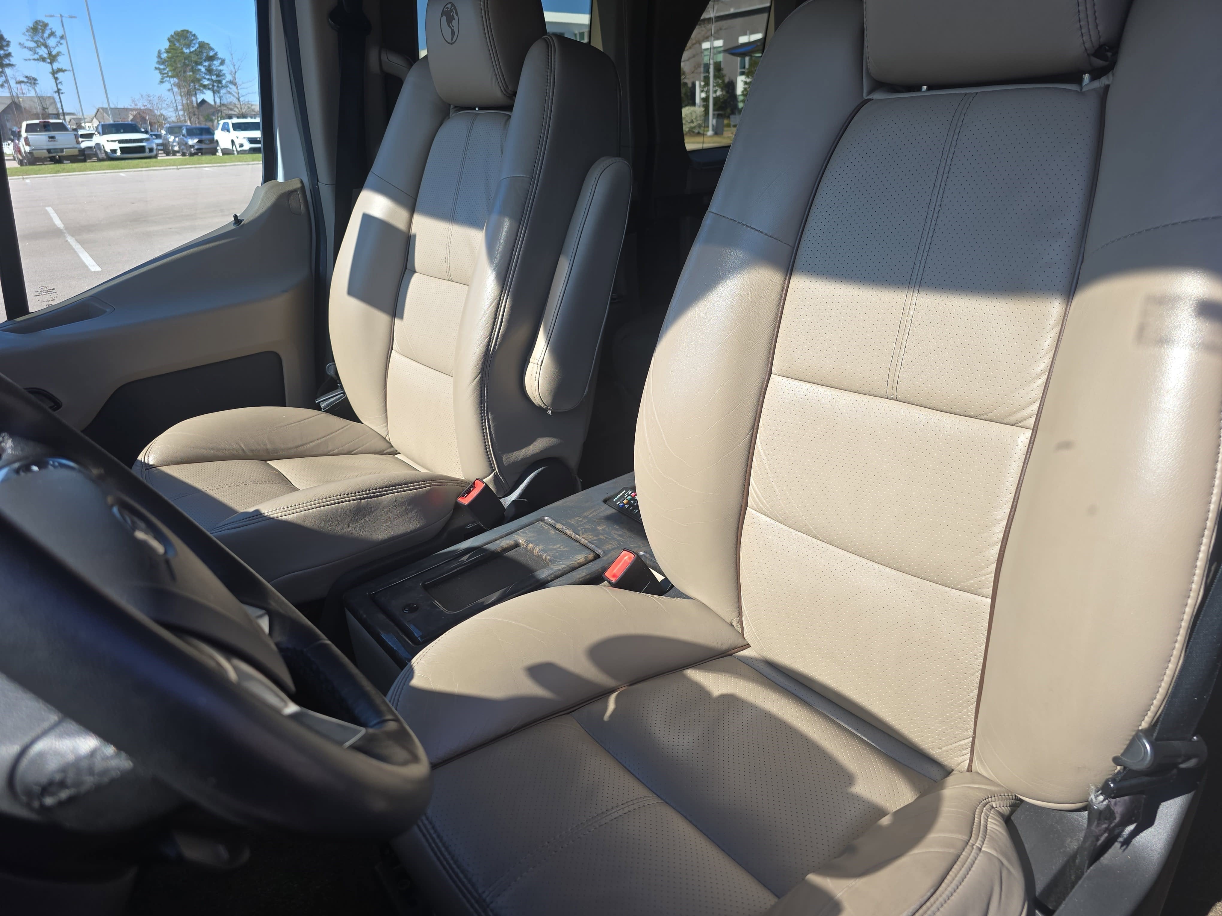 2016 Ford Transit Wagon T-150 130 Low Roof XLT Swing-Out RH Dr