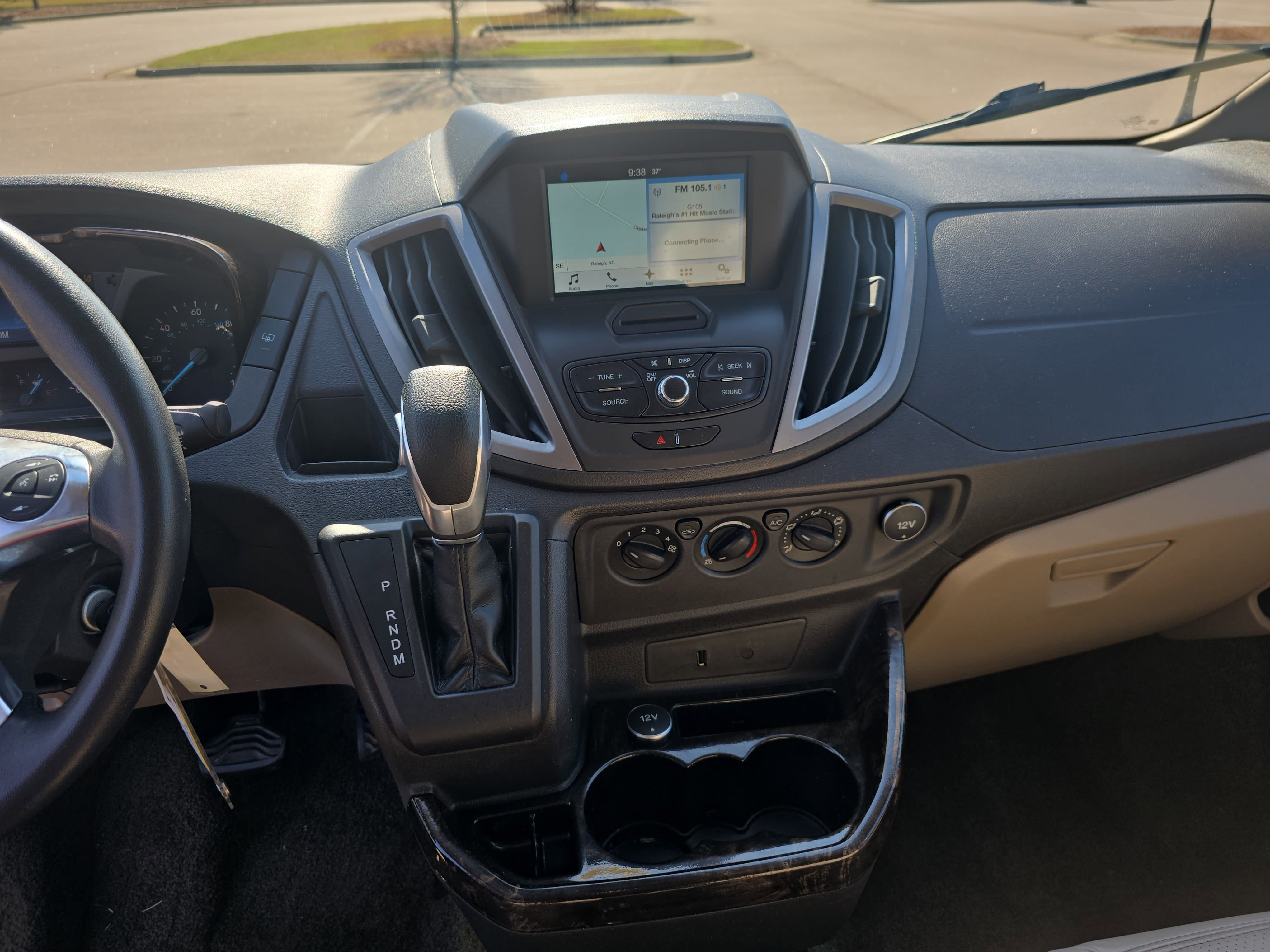 2016 Ford Transit Wagon T-150 130 Low Roof XLT Swing-Out RH Dr