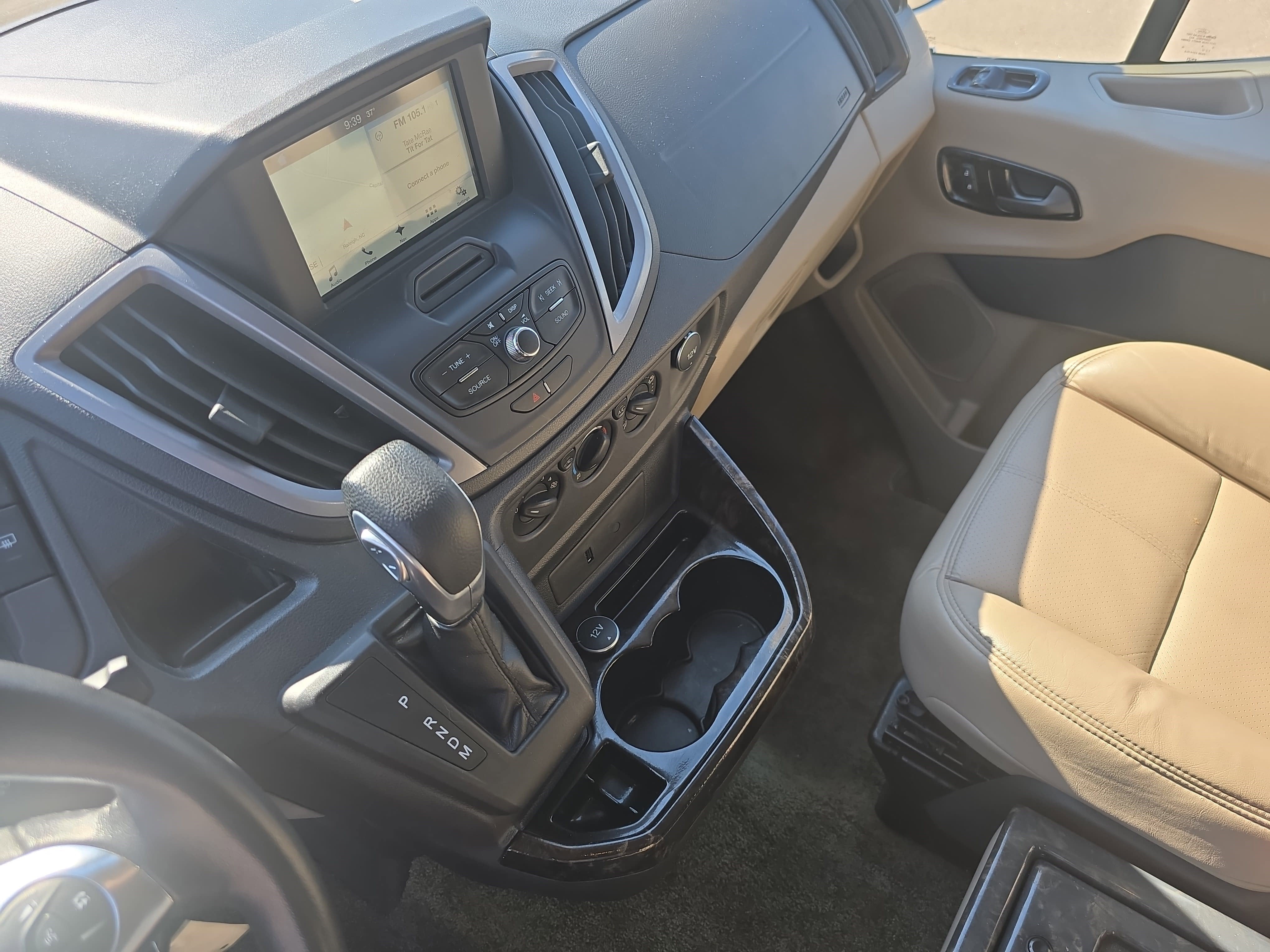 2016 Ford Transit Wagon T-150 130 Low Roof XLT Swing-Out RH Dr