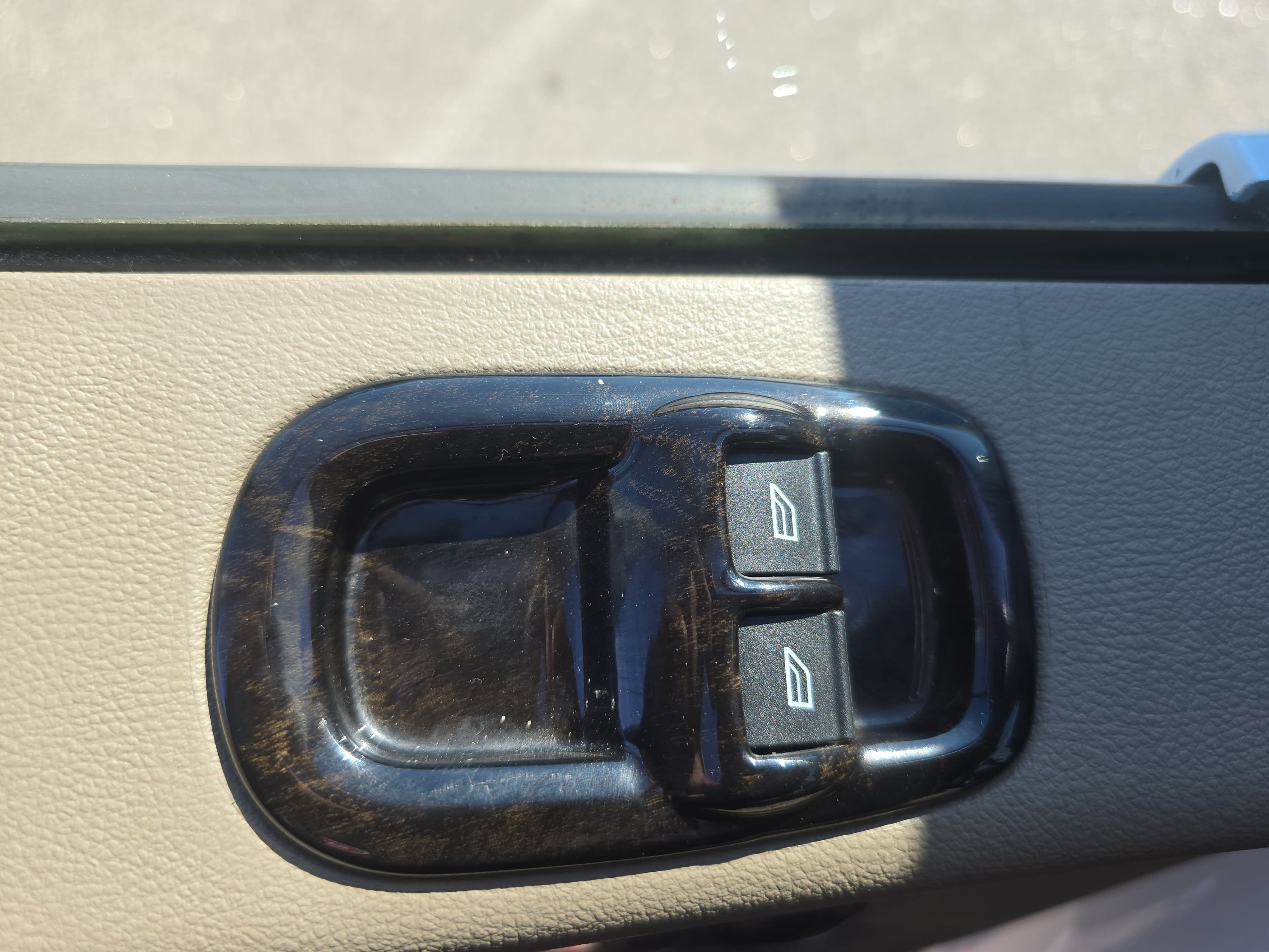 2016 Ford Transit Wagon T-150 130 Low Roof XLT Swing-Out RH Dr