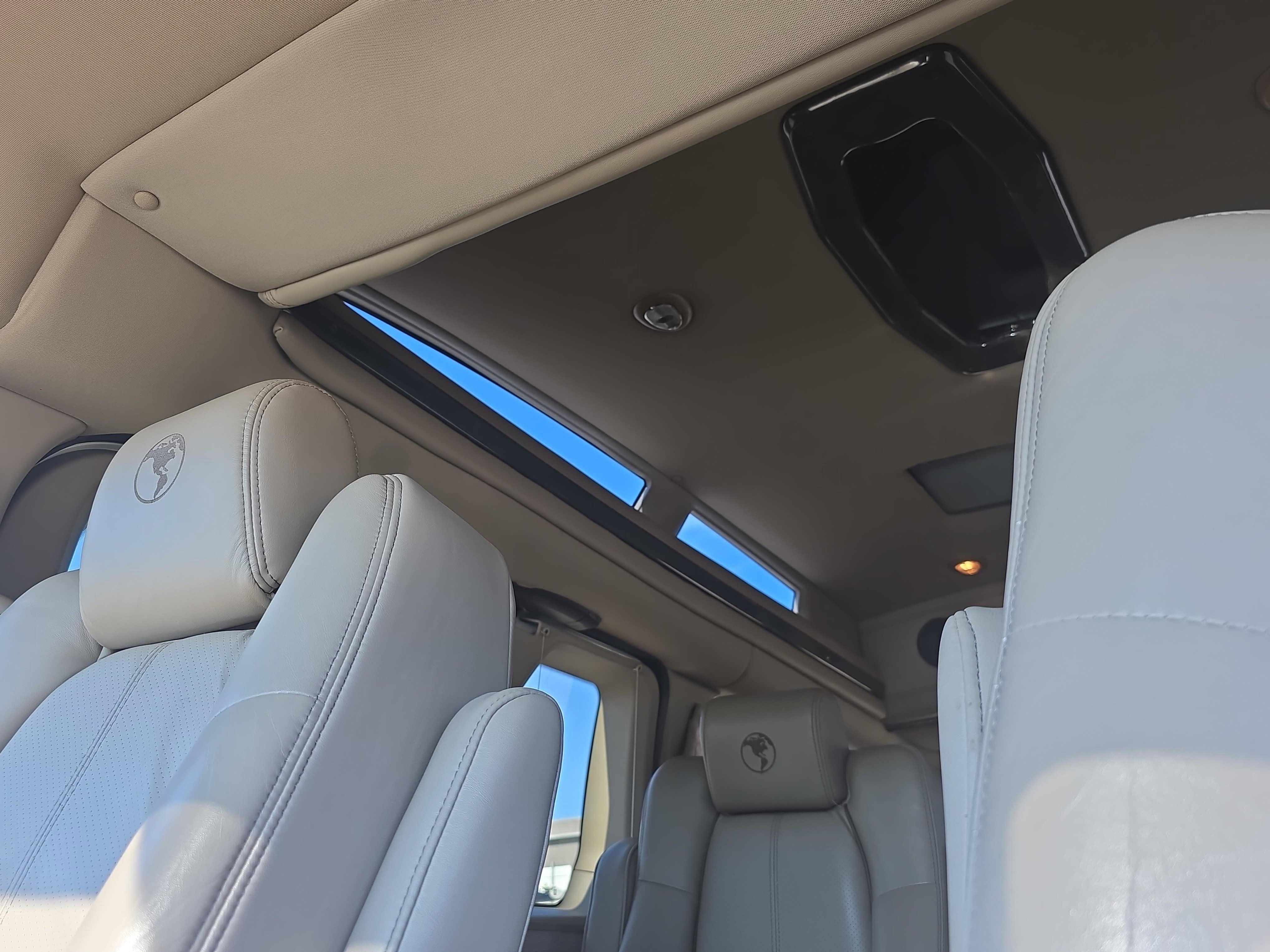 2016 Ford Transit Wagon T-150 130 Low Roof XLT Swing-Out RH Dr