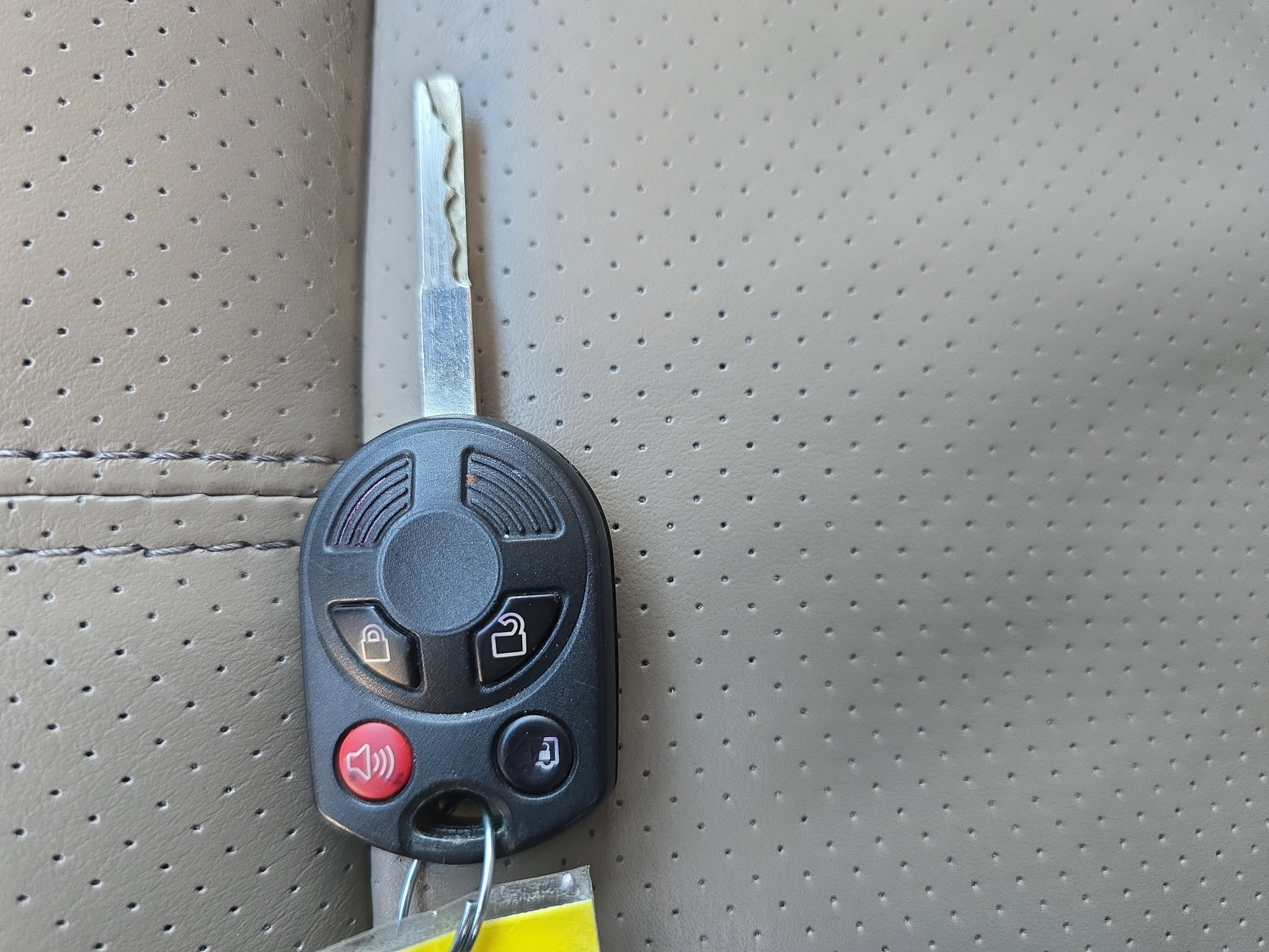 2016 Ford Transit Wagon T-150 130 Low Roof XLT Swing-Out RH Dr