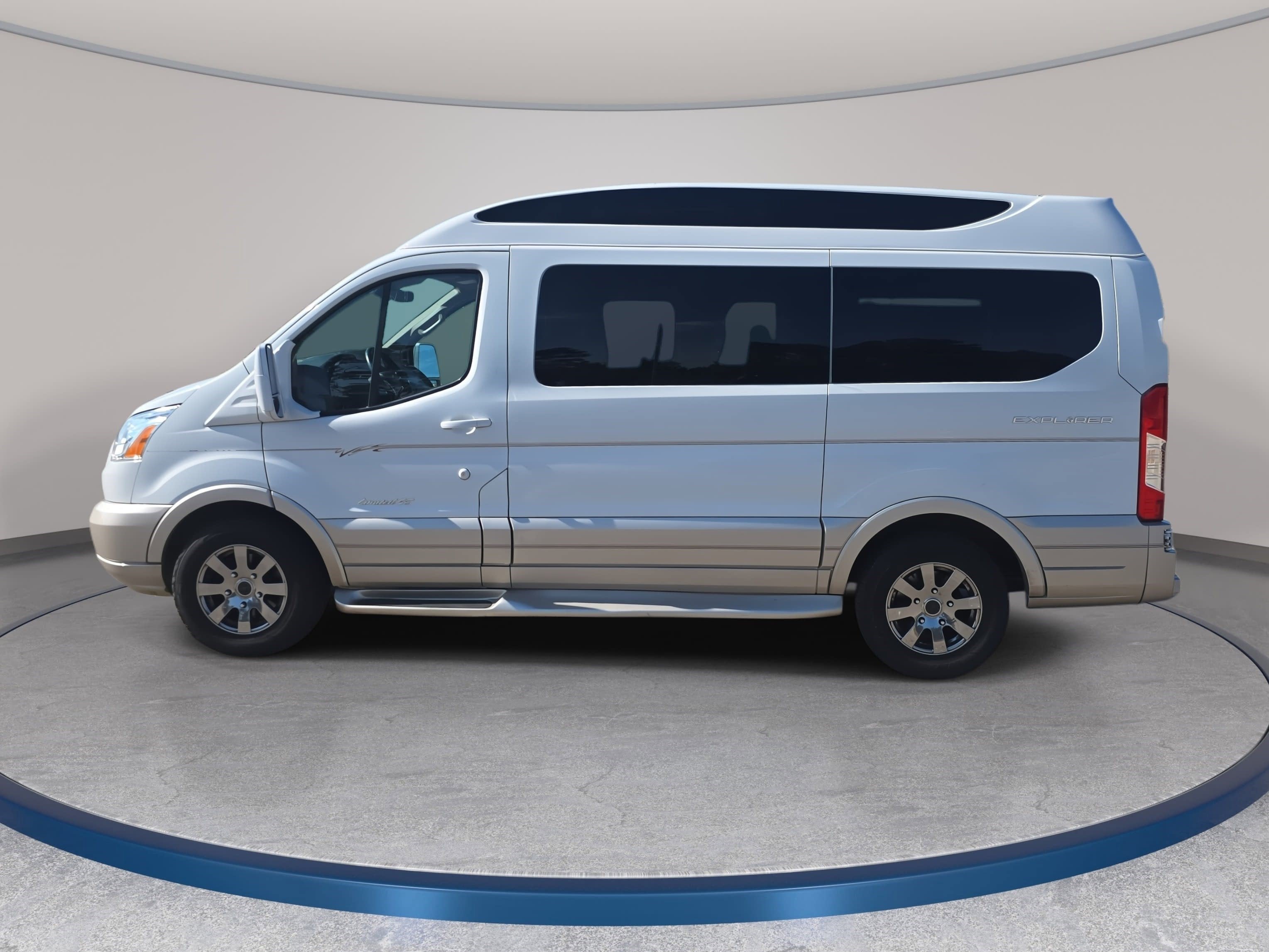 2016 Ford Transit Wagon T-150 130 Low Roof XLT Swing-Out RH Dr