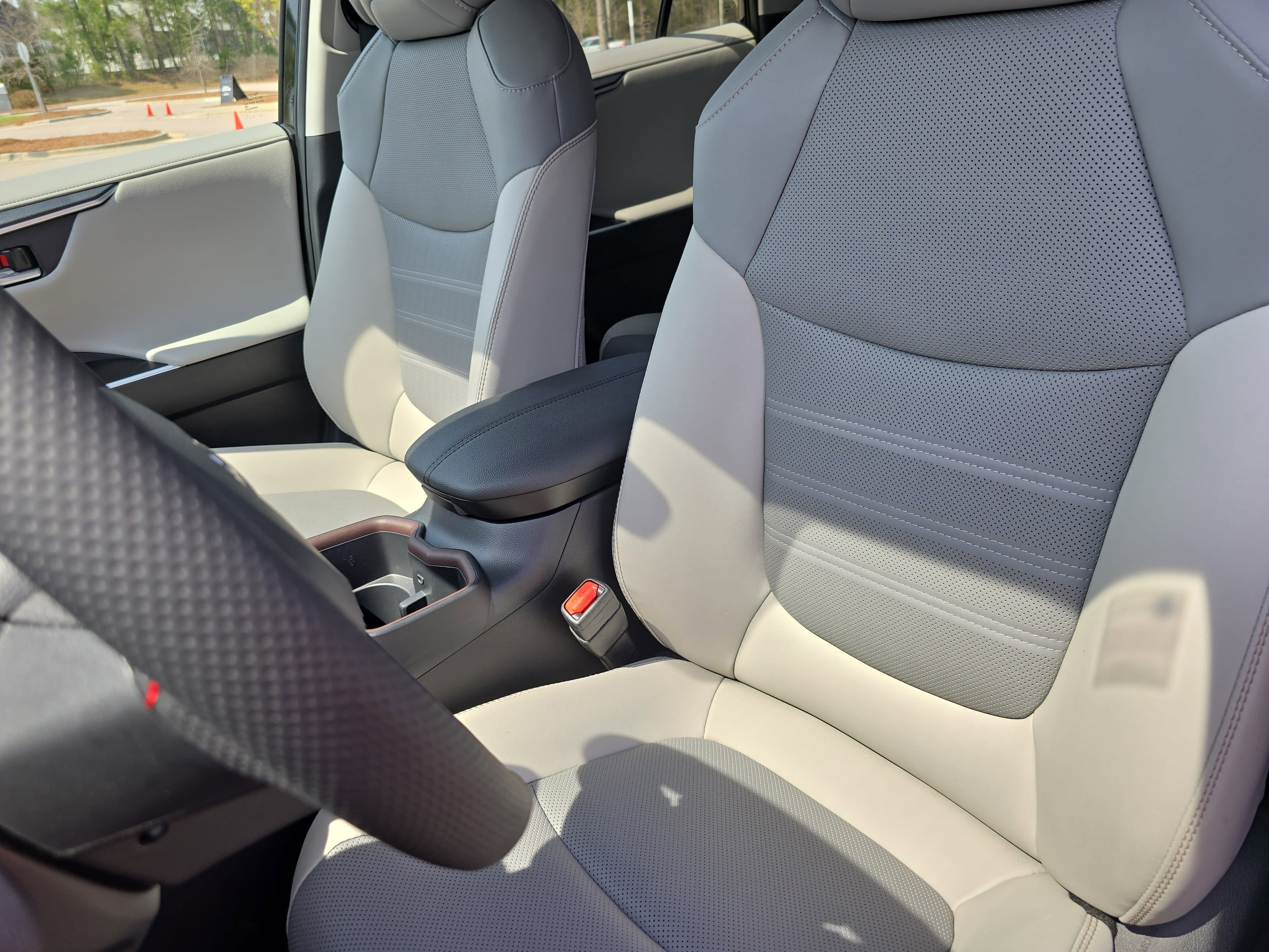 2025 Toyota RAV4 Limited FWD