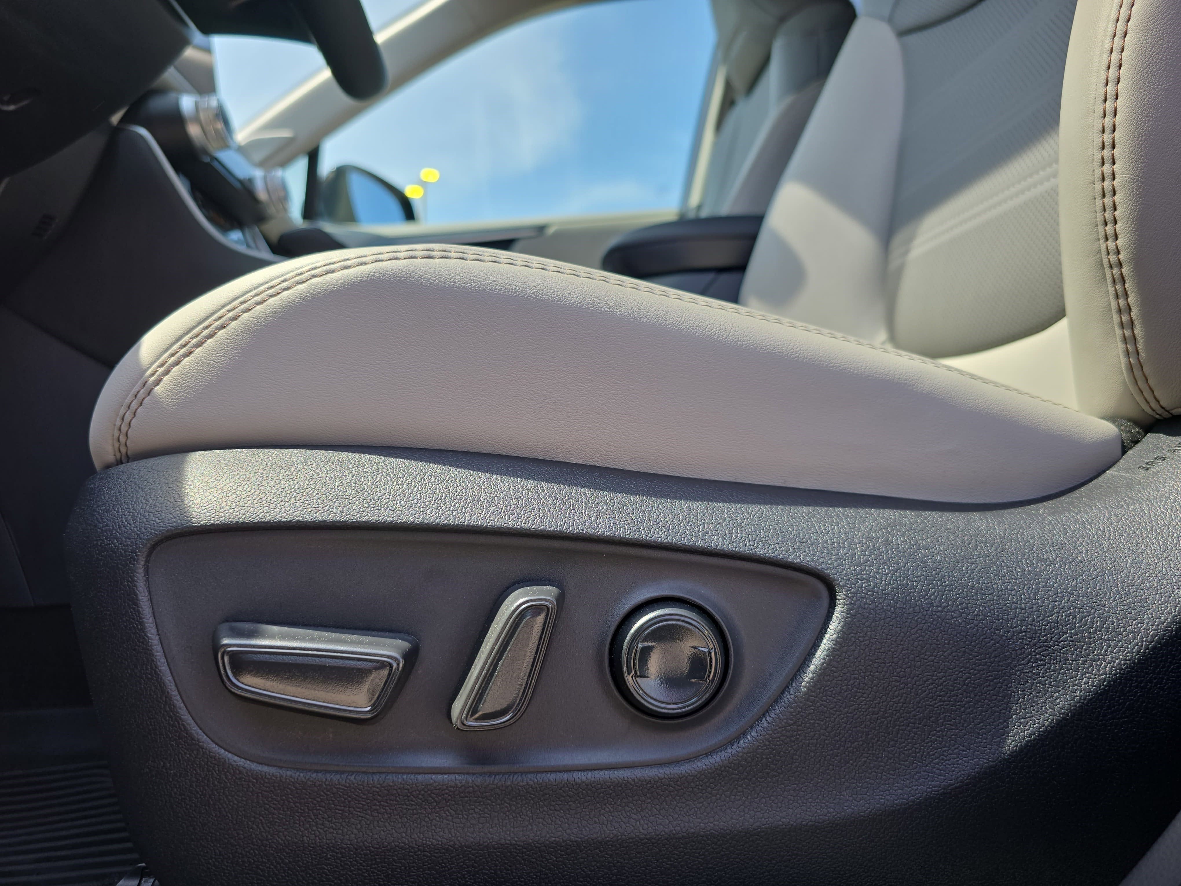 2025 Toyota RAV4 Limited FWD