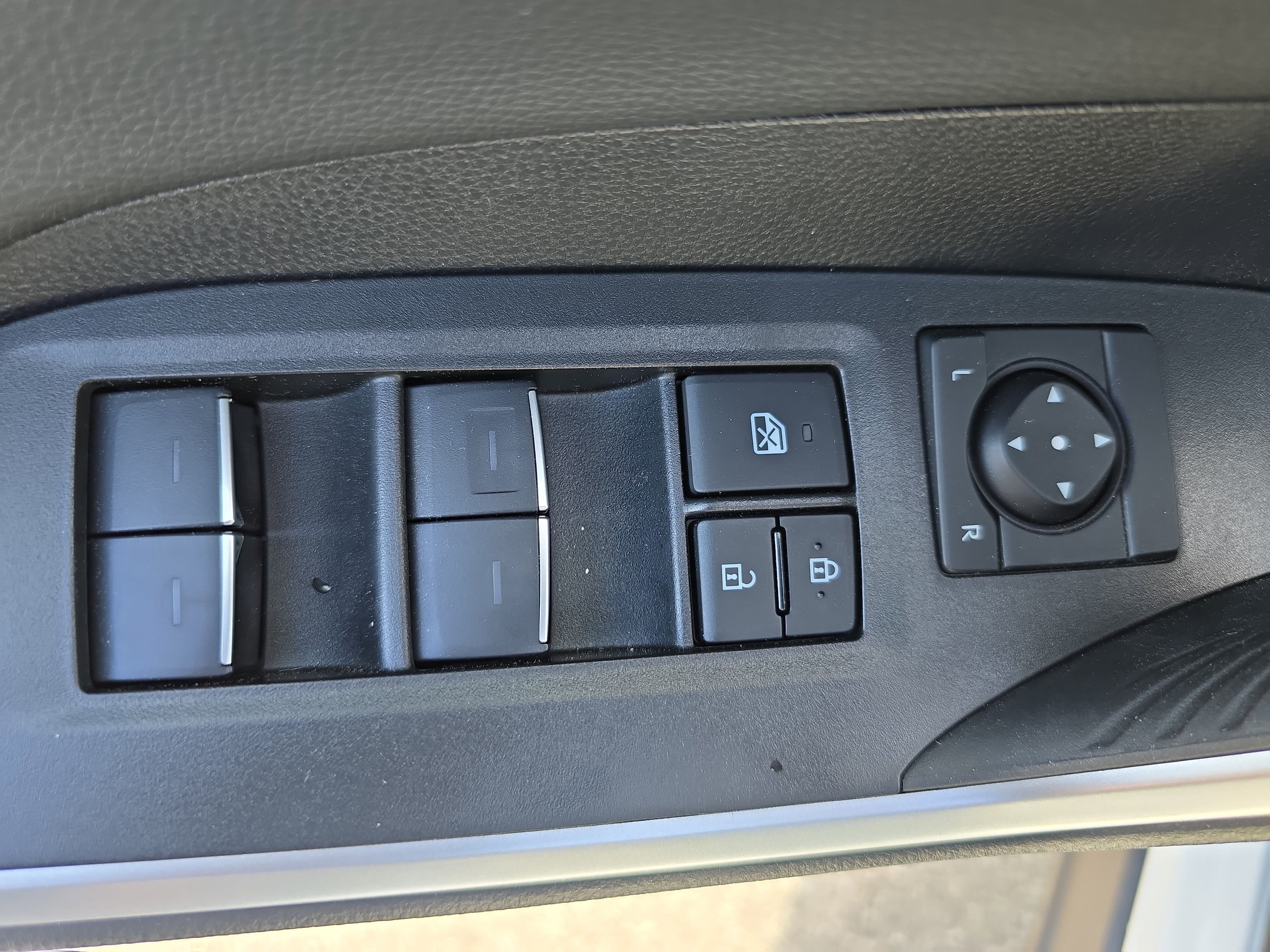 2025 Toyota RAV4 Limited FWD