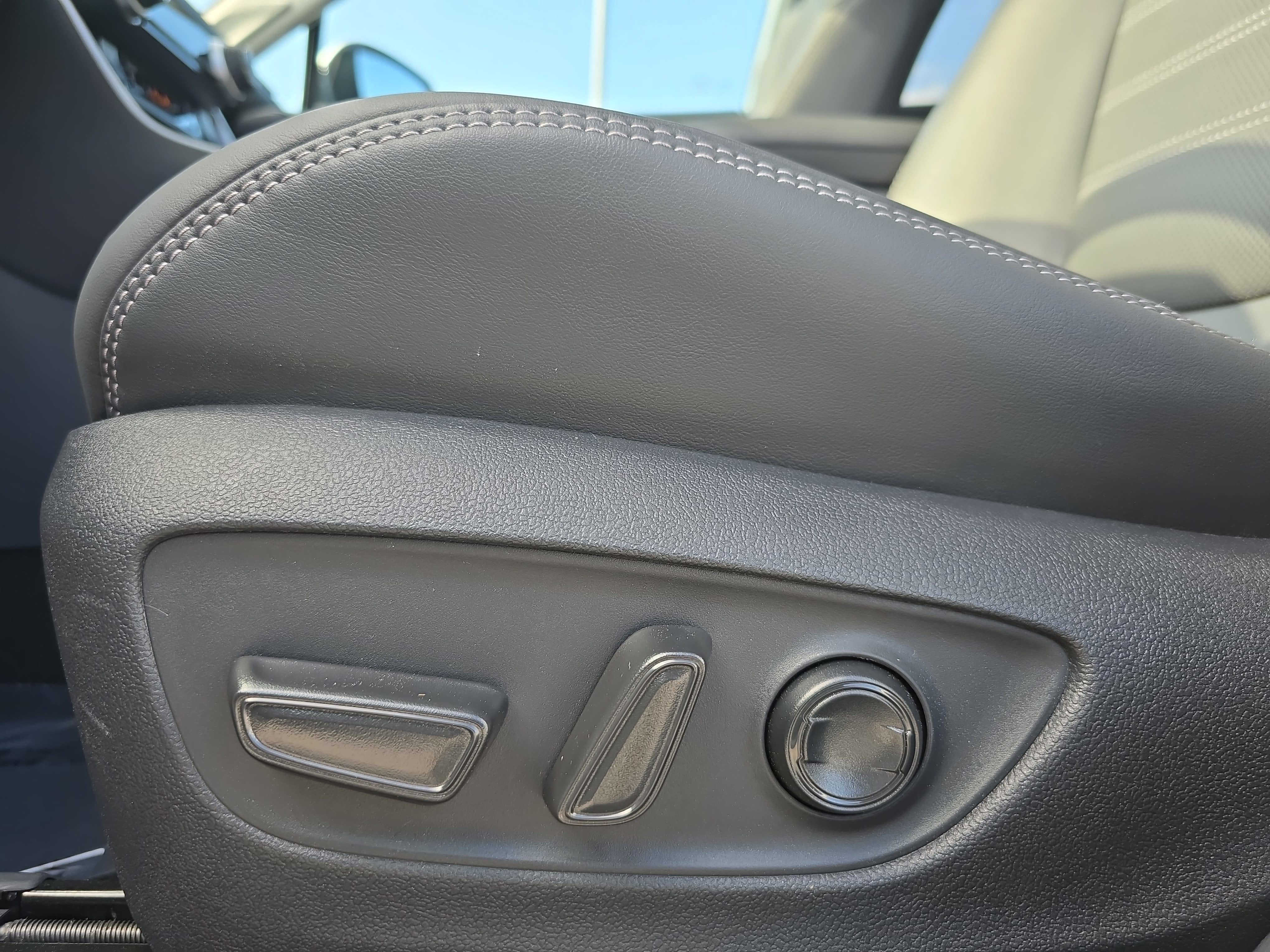 2025 Toyota RAV4 Limited FWD