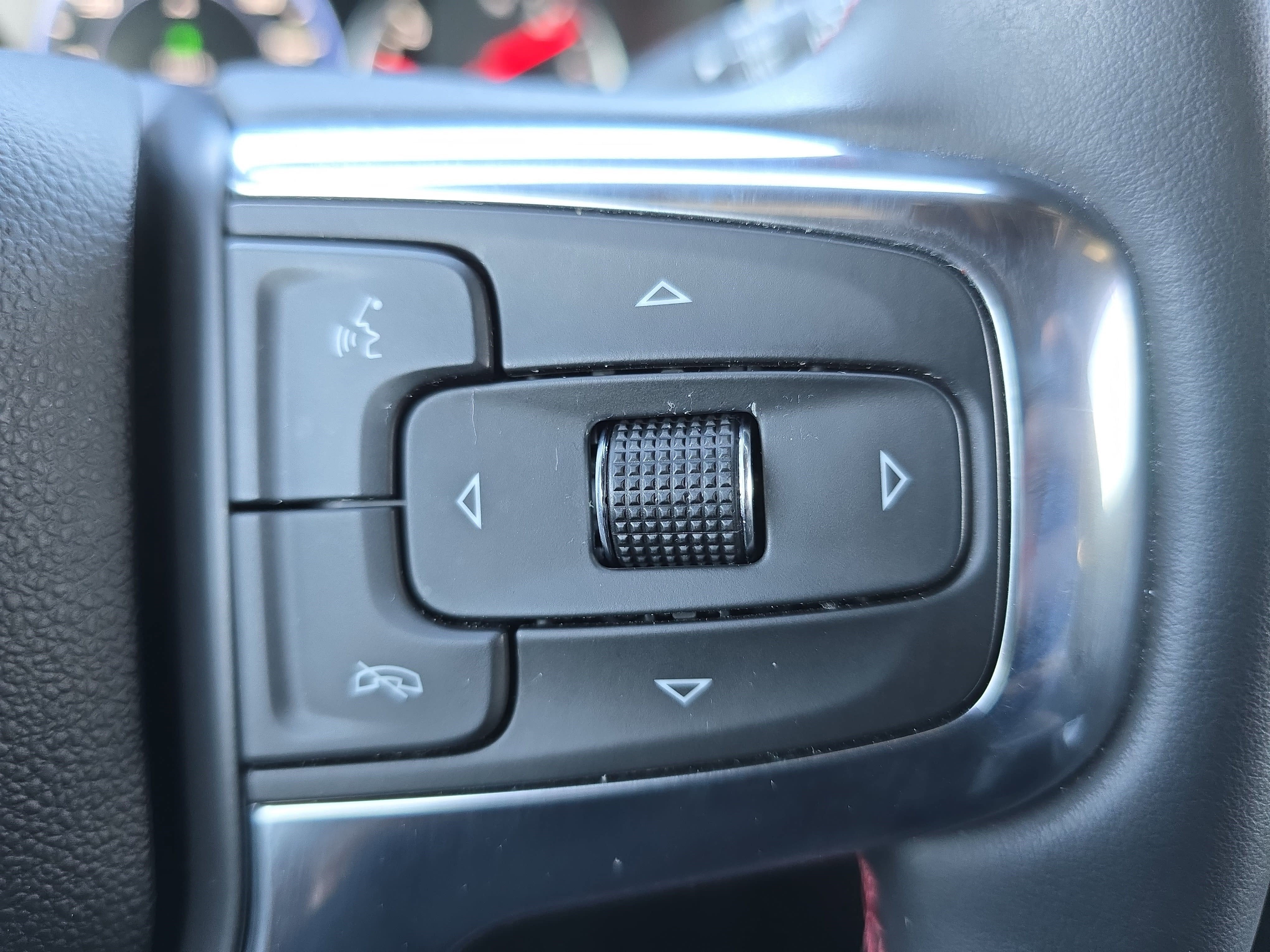 2023 Chevrolet Blazer FWD 4dr RS