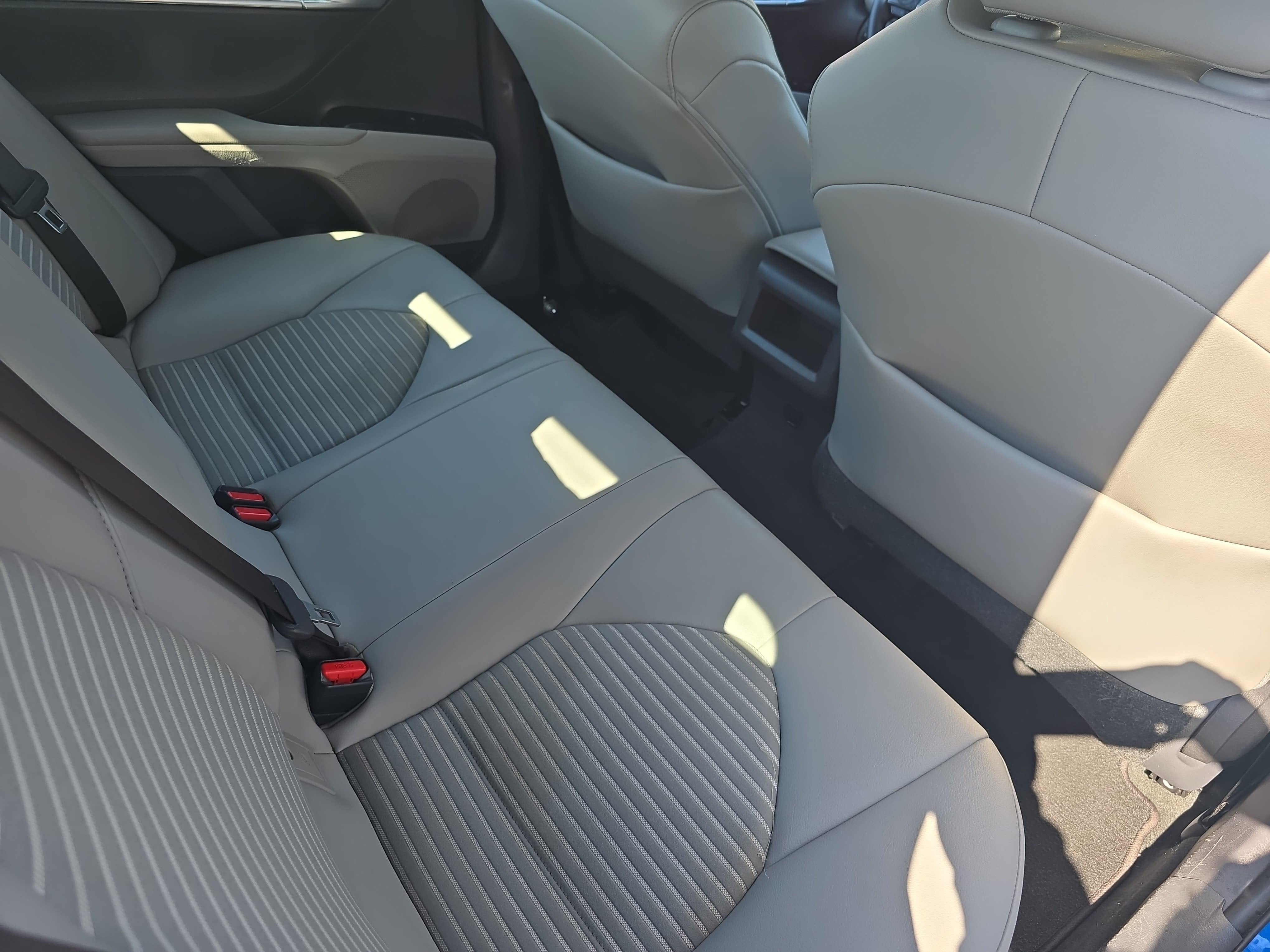 2020 Toyota Camry SE Auto