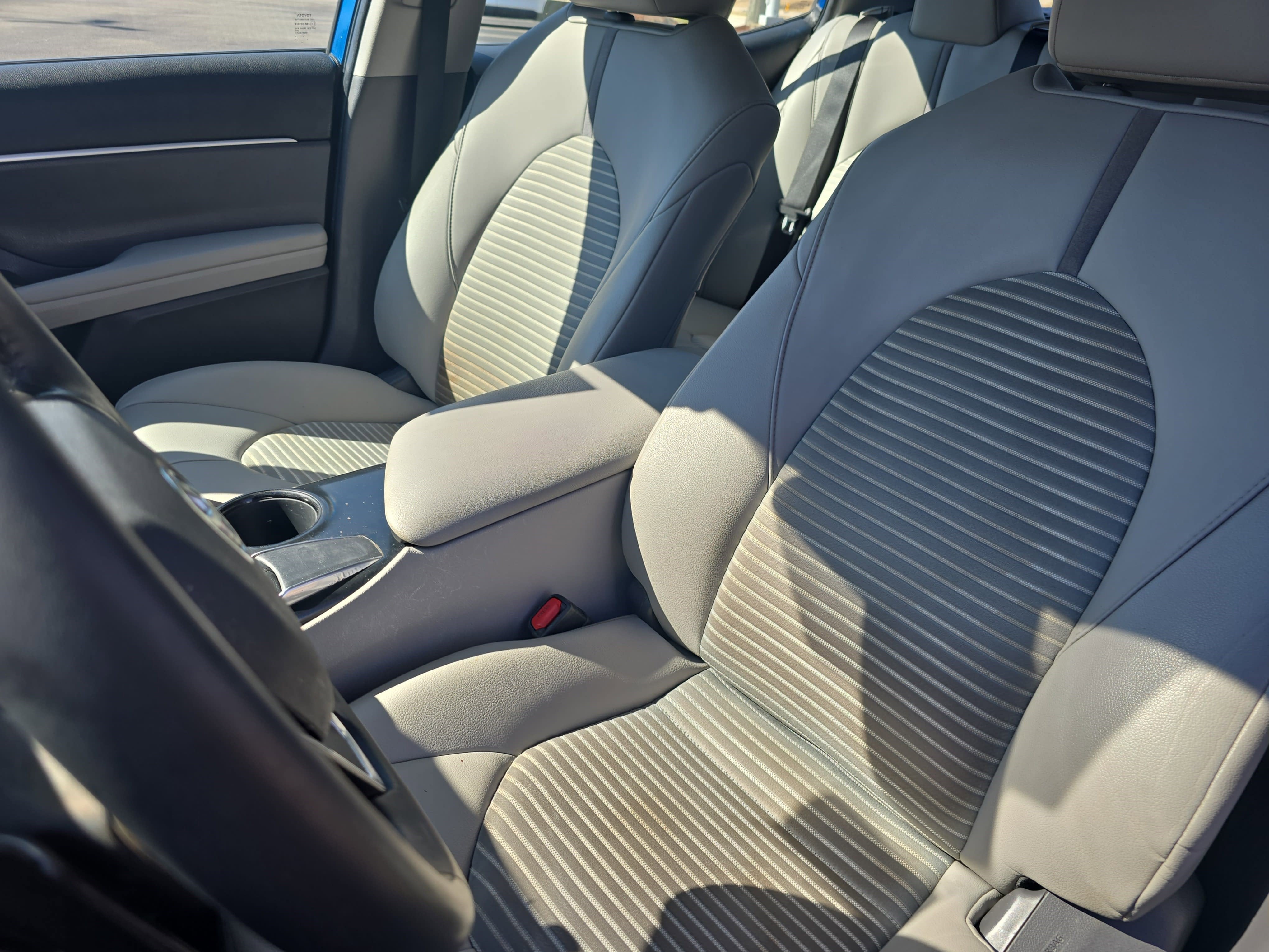 2020 Toyota Camry SE Auto