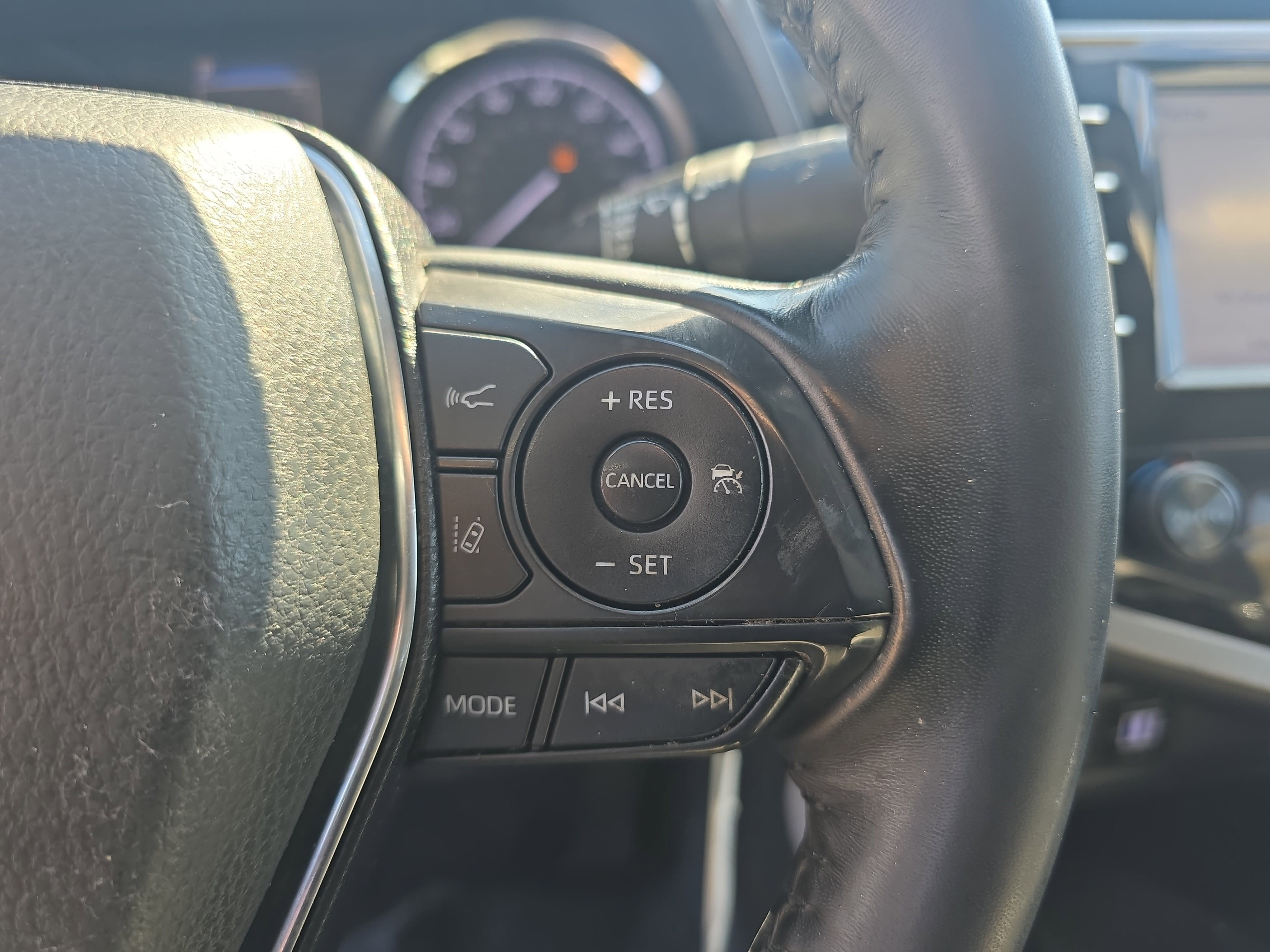 2020 Toyota Camry SE Auto