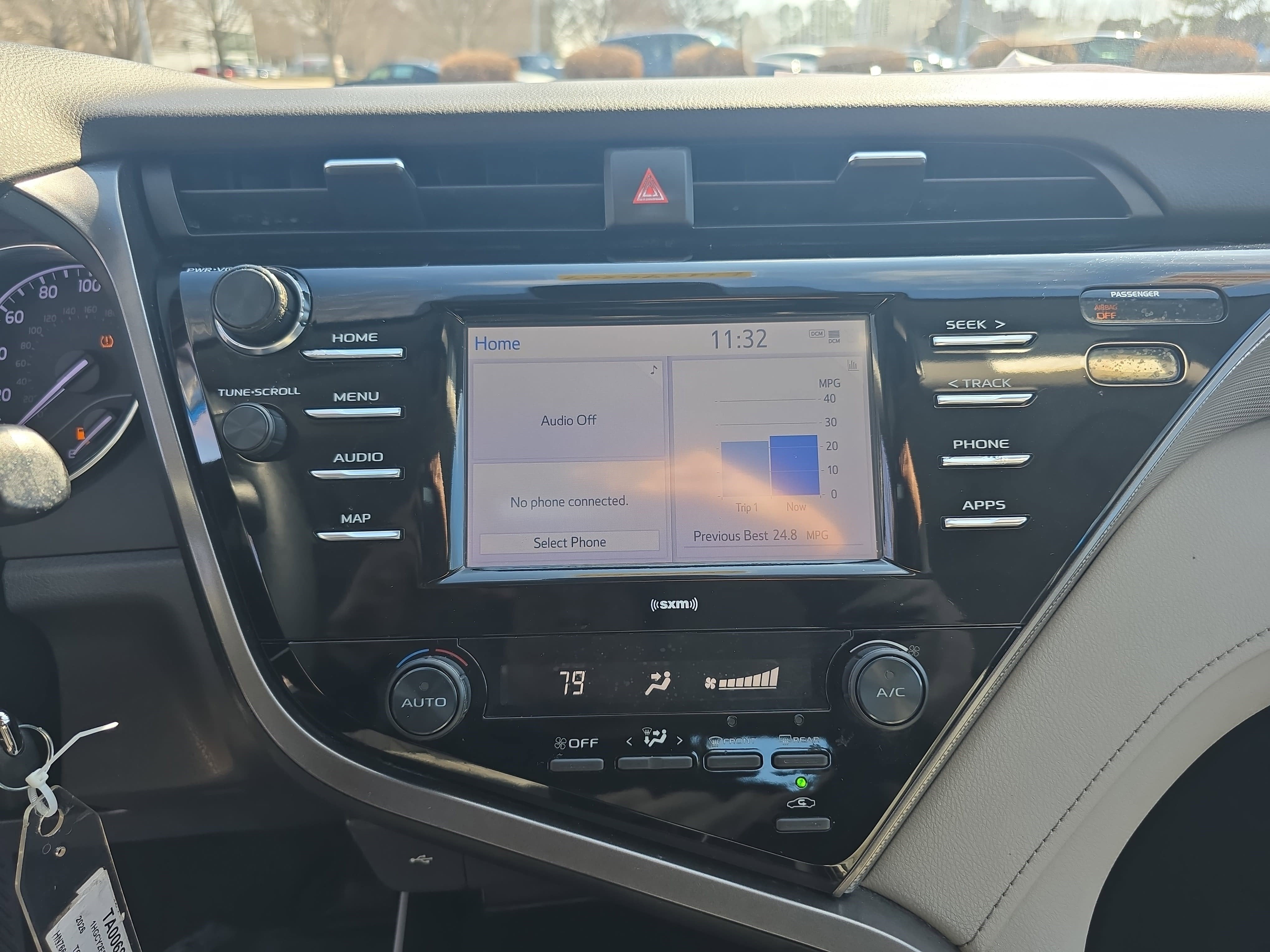 2020 Toyota Camry SE Auto