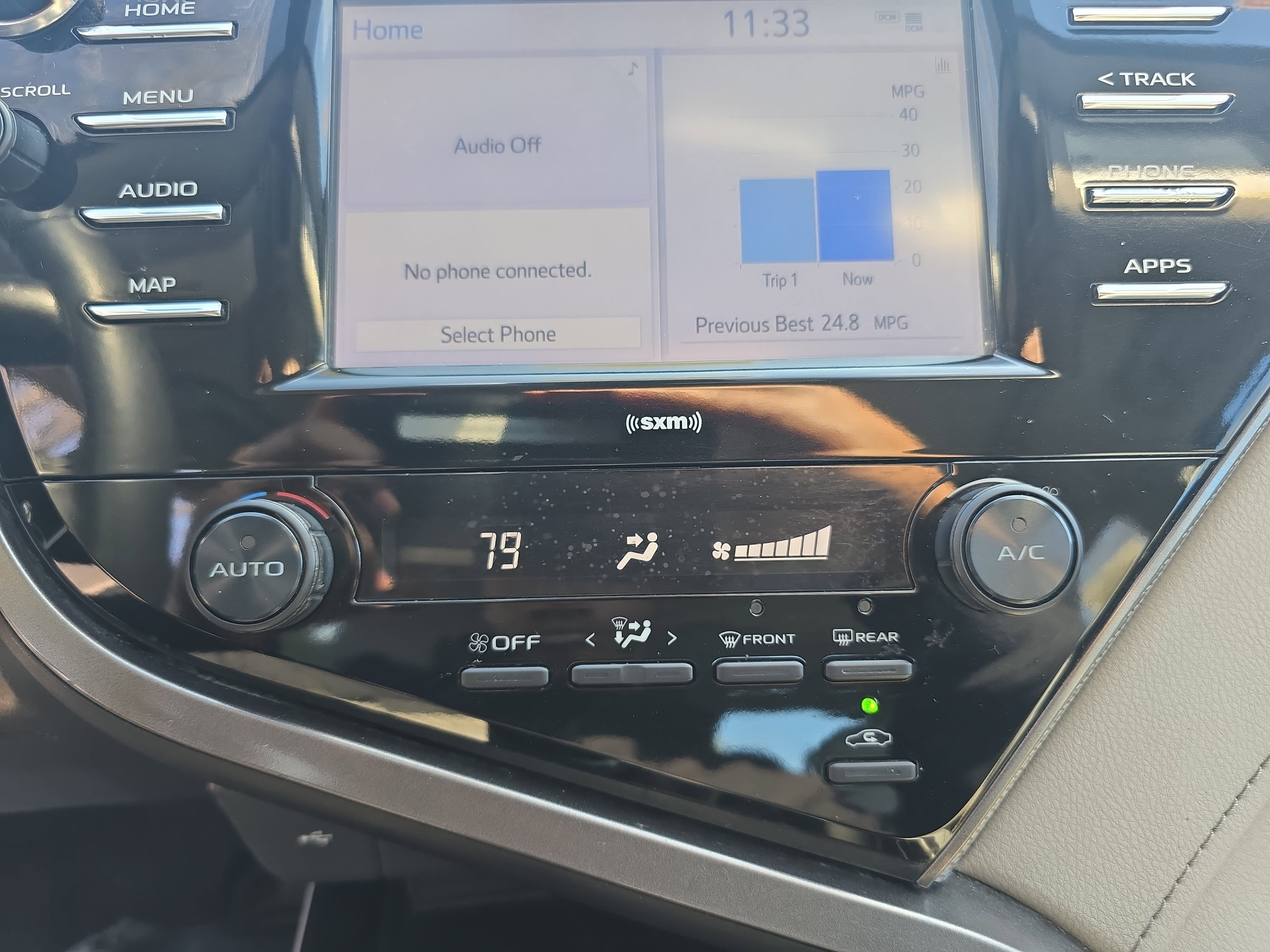 2020 Toyota Camry SE Auto