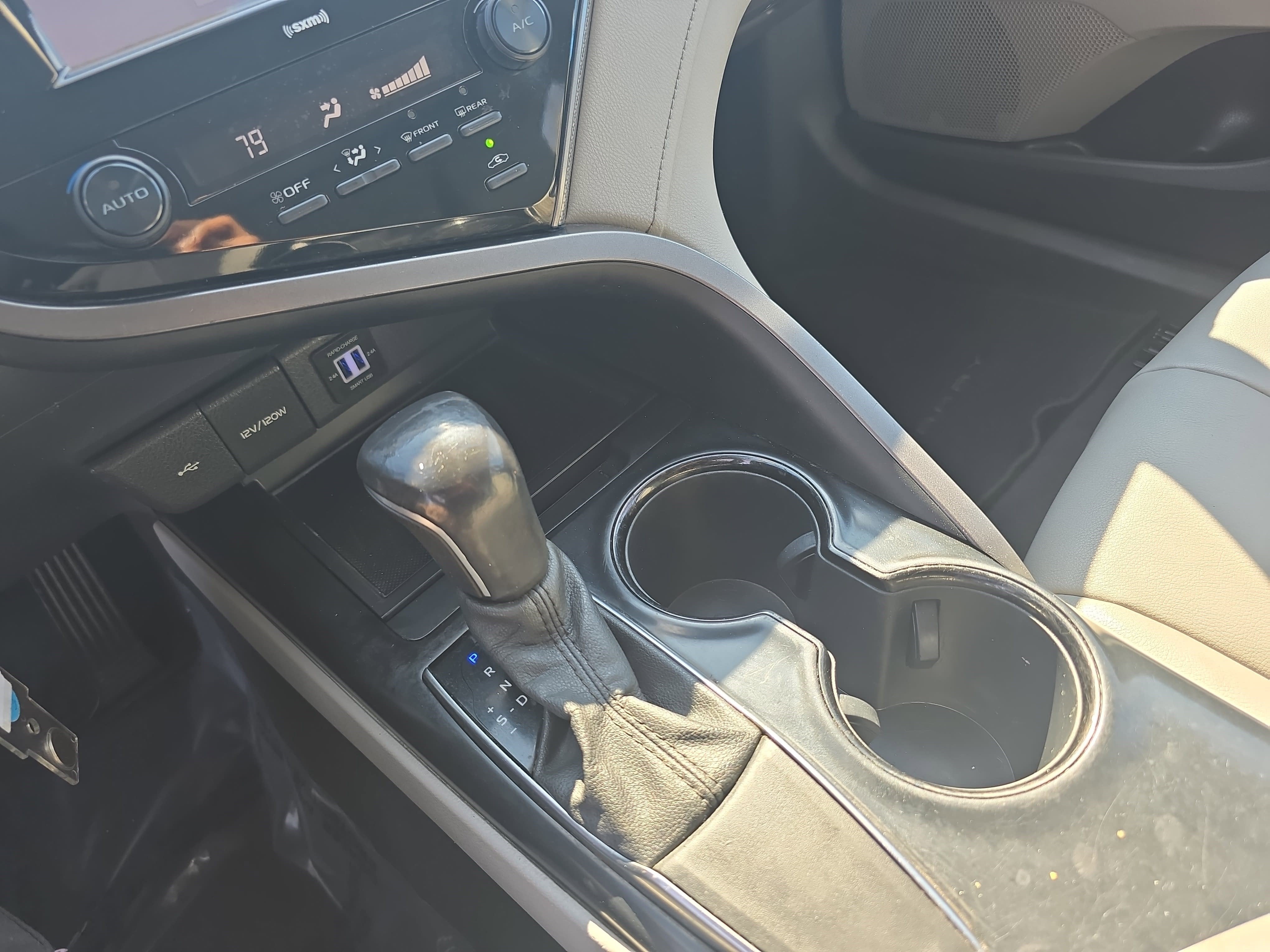 2020 Toyota Camry SE Auto