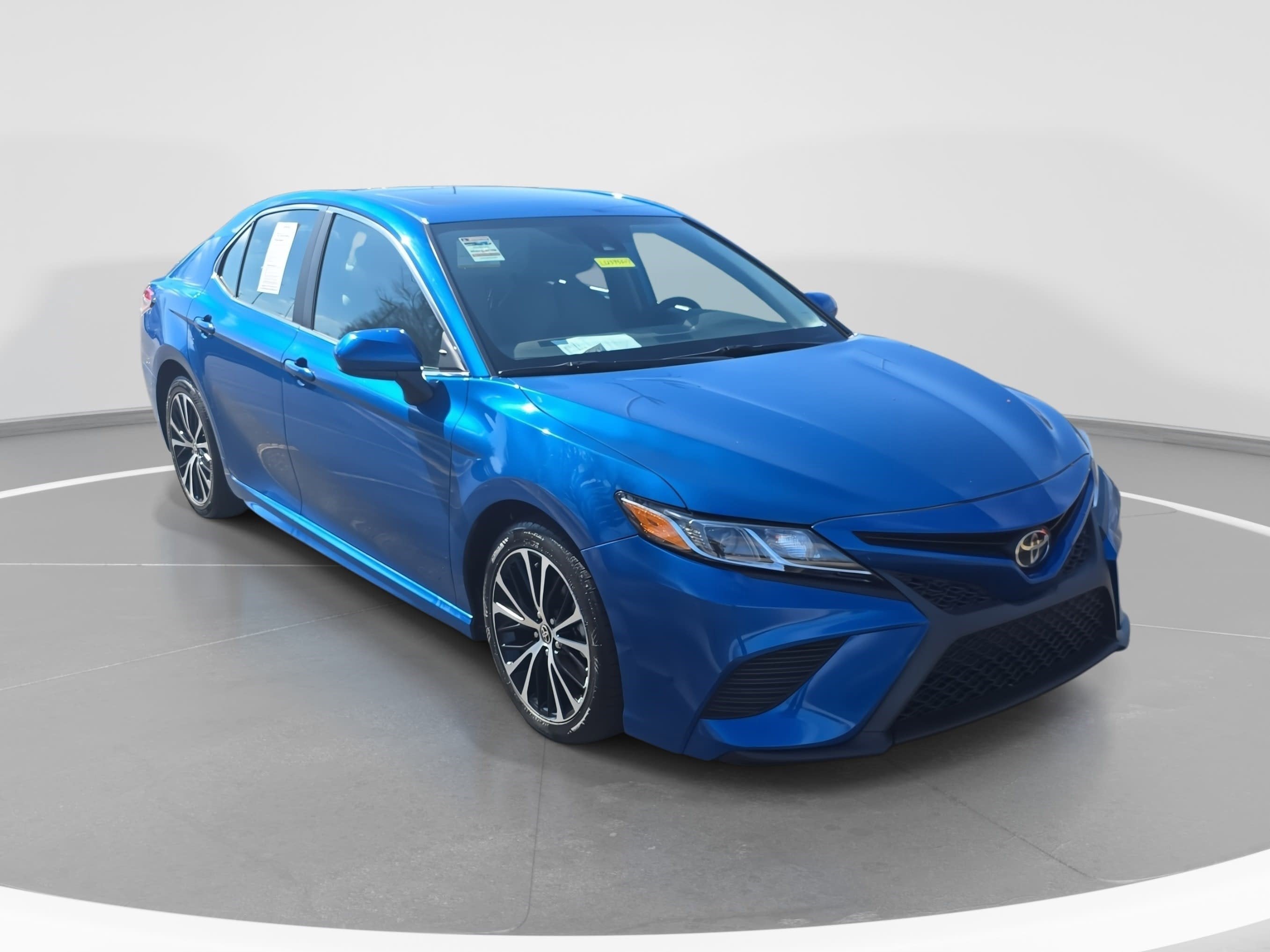 2020 Toyota Camry SE Auto