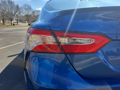 2020 Toyota Camry SE Auto