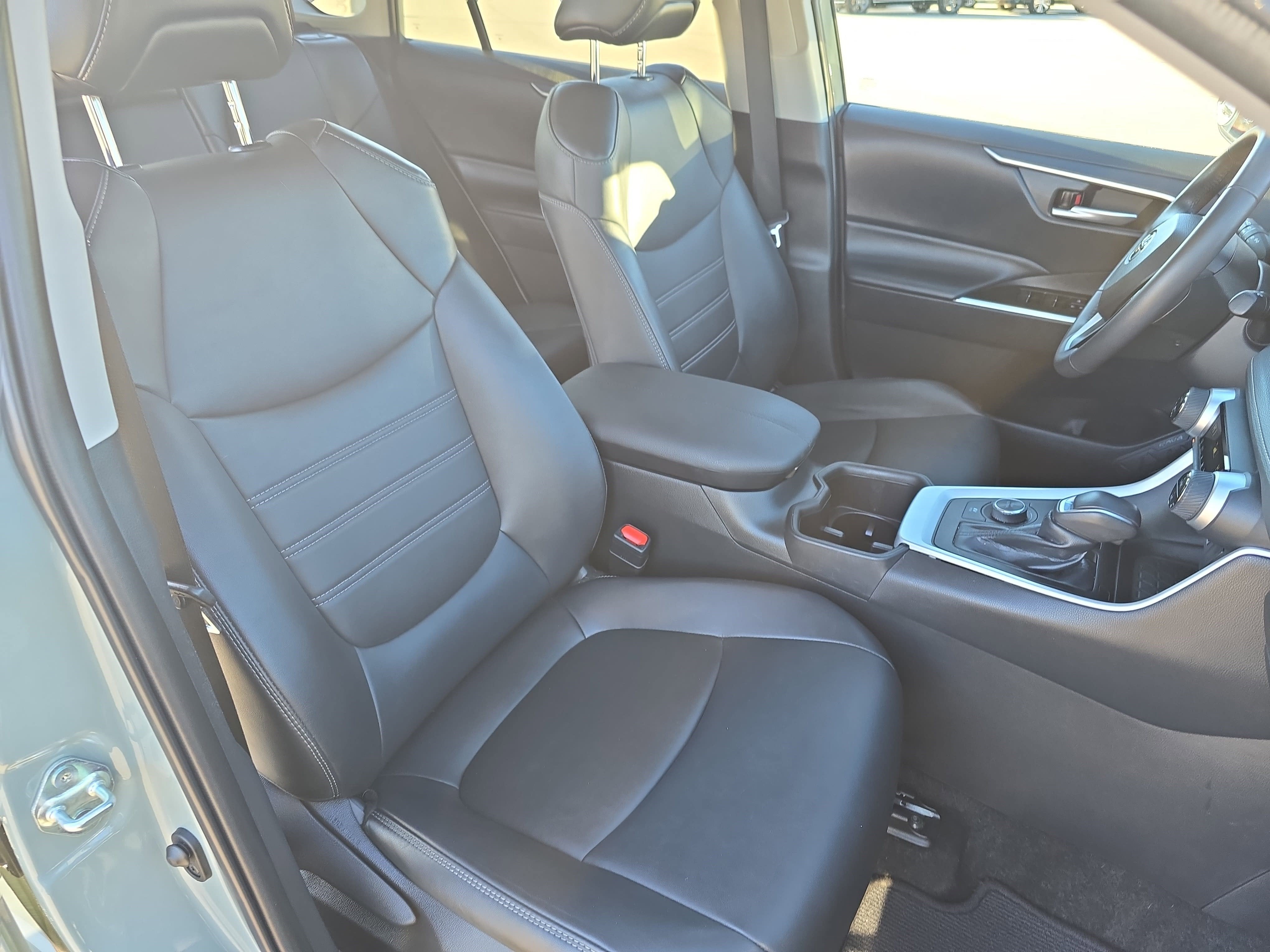 2023 Toyota RAV4 Hybrid XLE Premium AWD