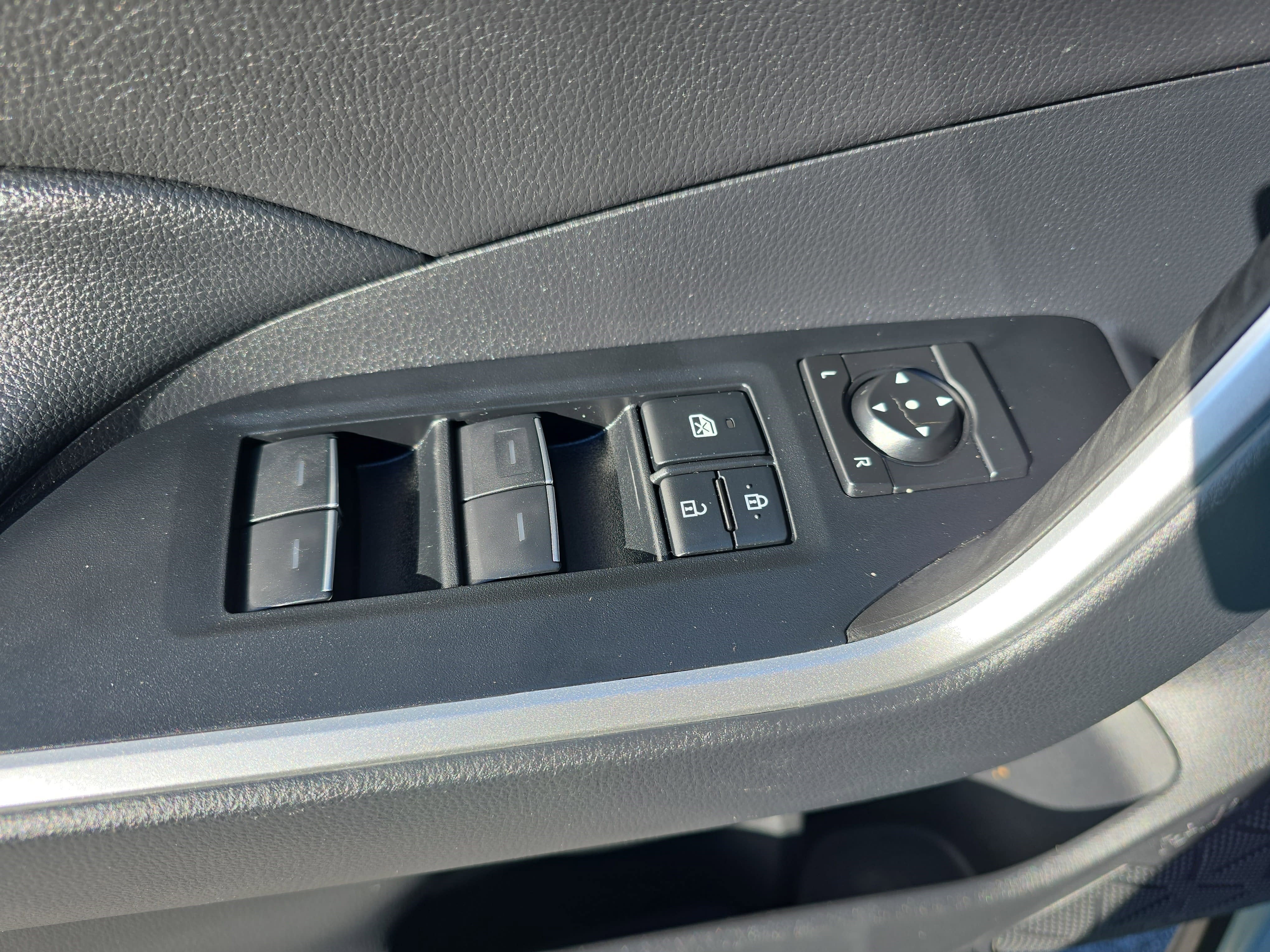 2023 Toyota RAV4 Hybrid XLE Premium AWD