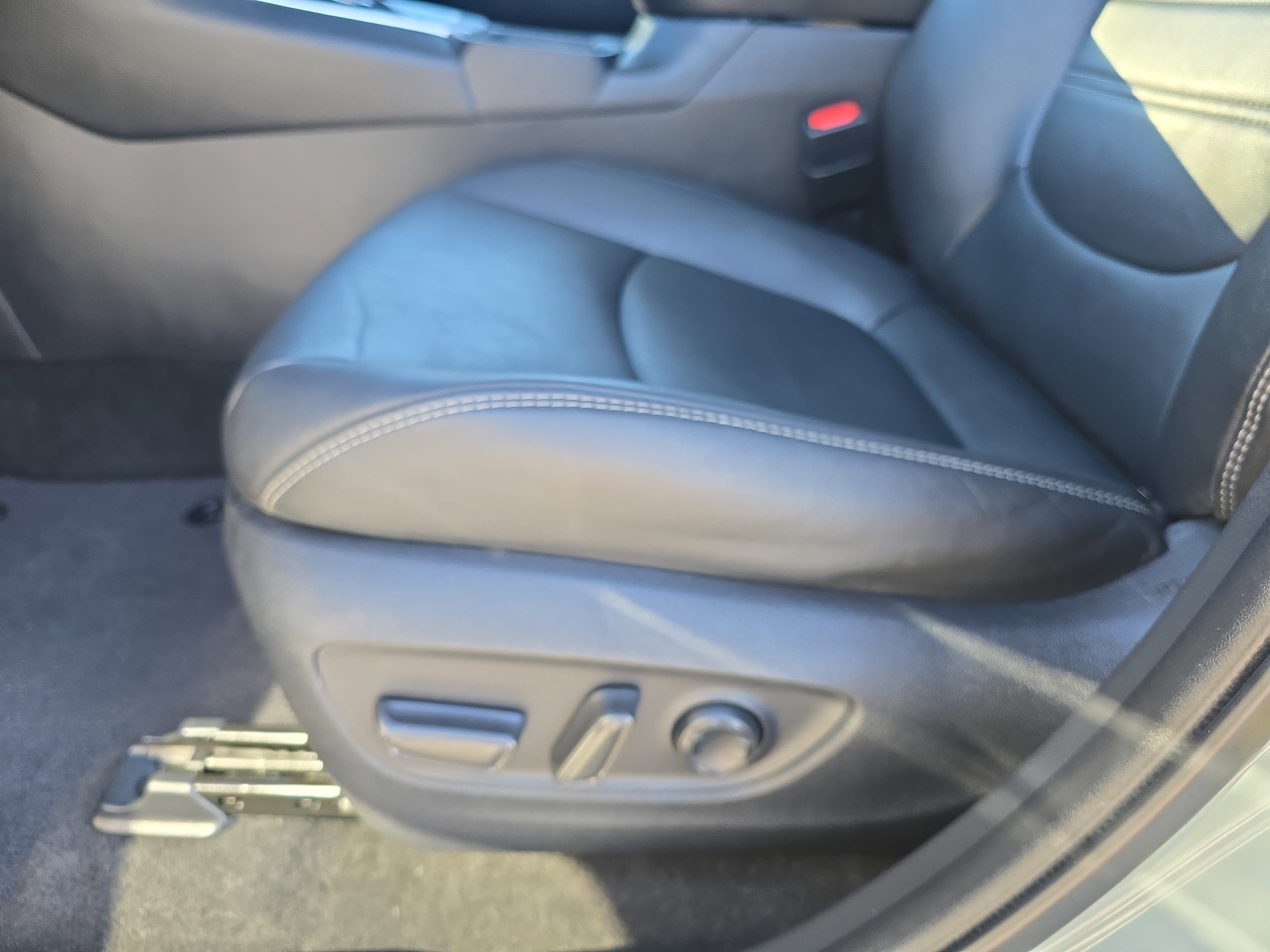 2023 Toyota RAV4 Hybrid XLE Premium AWD