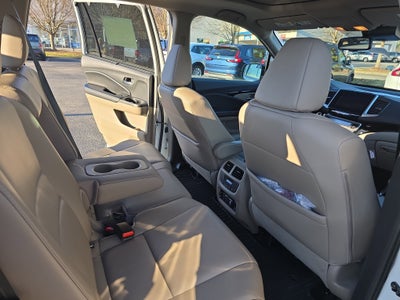 2016 Honda Pilot AWD 4dr Touring w/RES & Navi