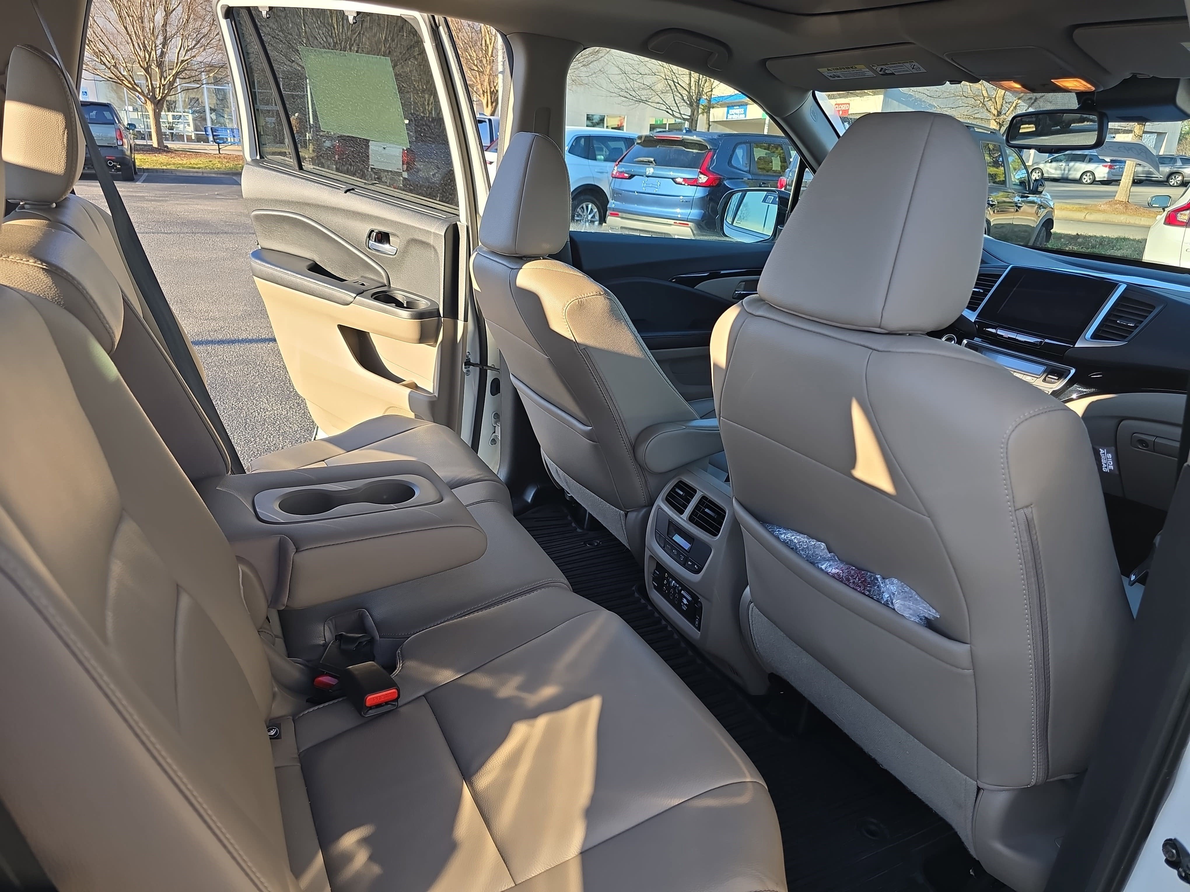 2016 Honda Pilot AWD 4dr Touring w/RES & Navi