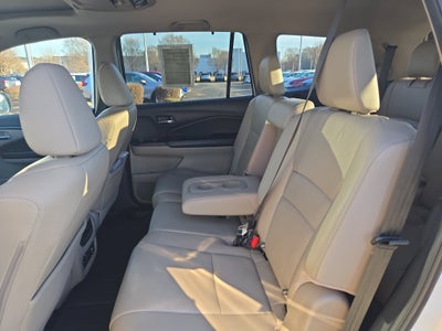 2016 Honda Pilot AWD 4dr Touring w/RES & Navi