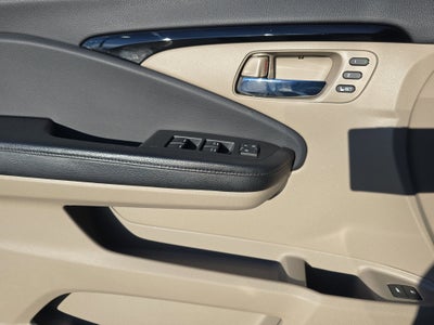 2016 Honda Pilot AWD 4dr Touring w/RES & Navi