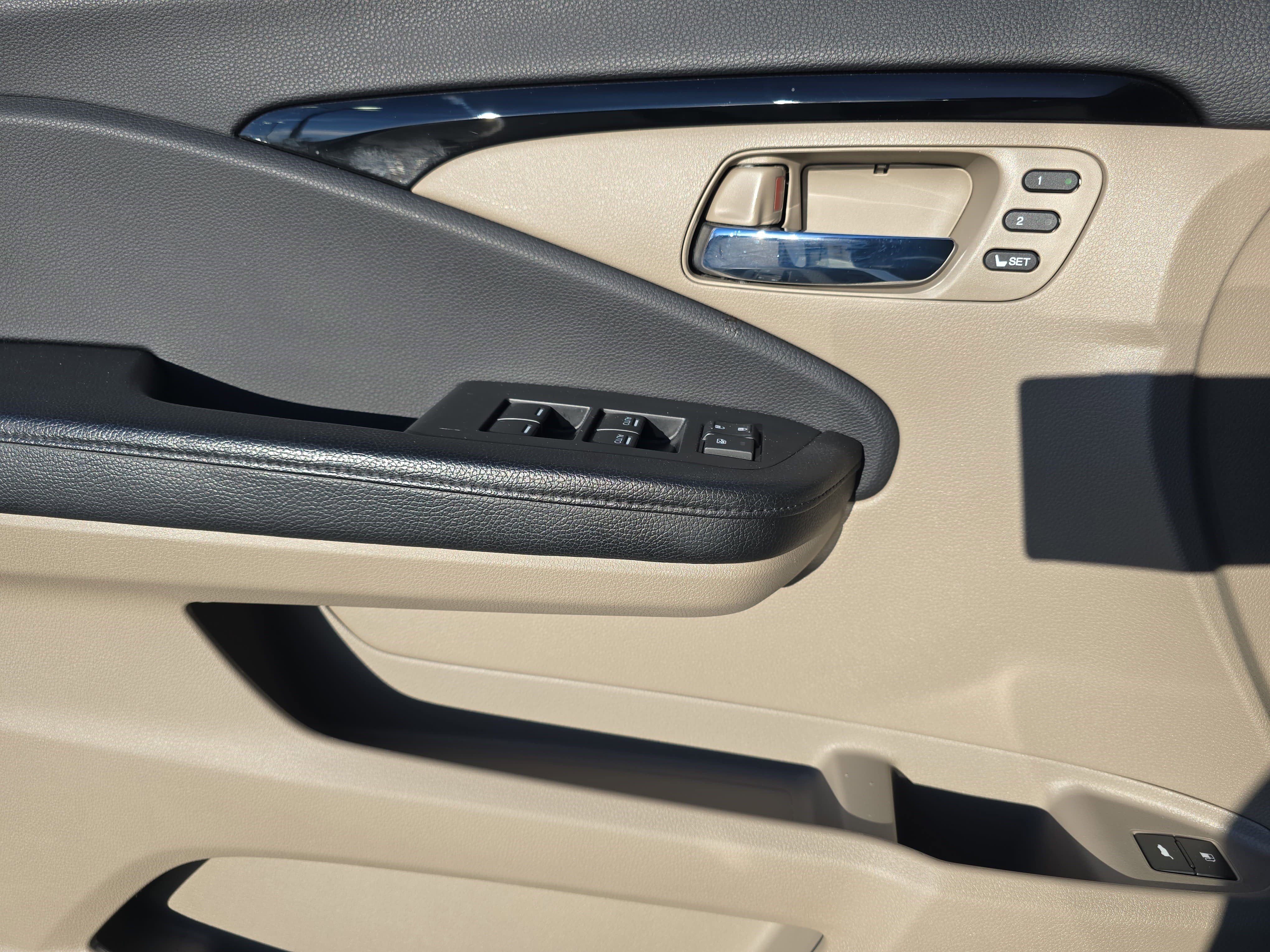 2016 Honda Pilot AWD 4dr Touring w/RES & Navi