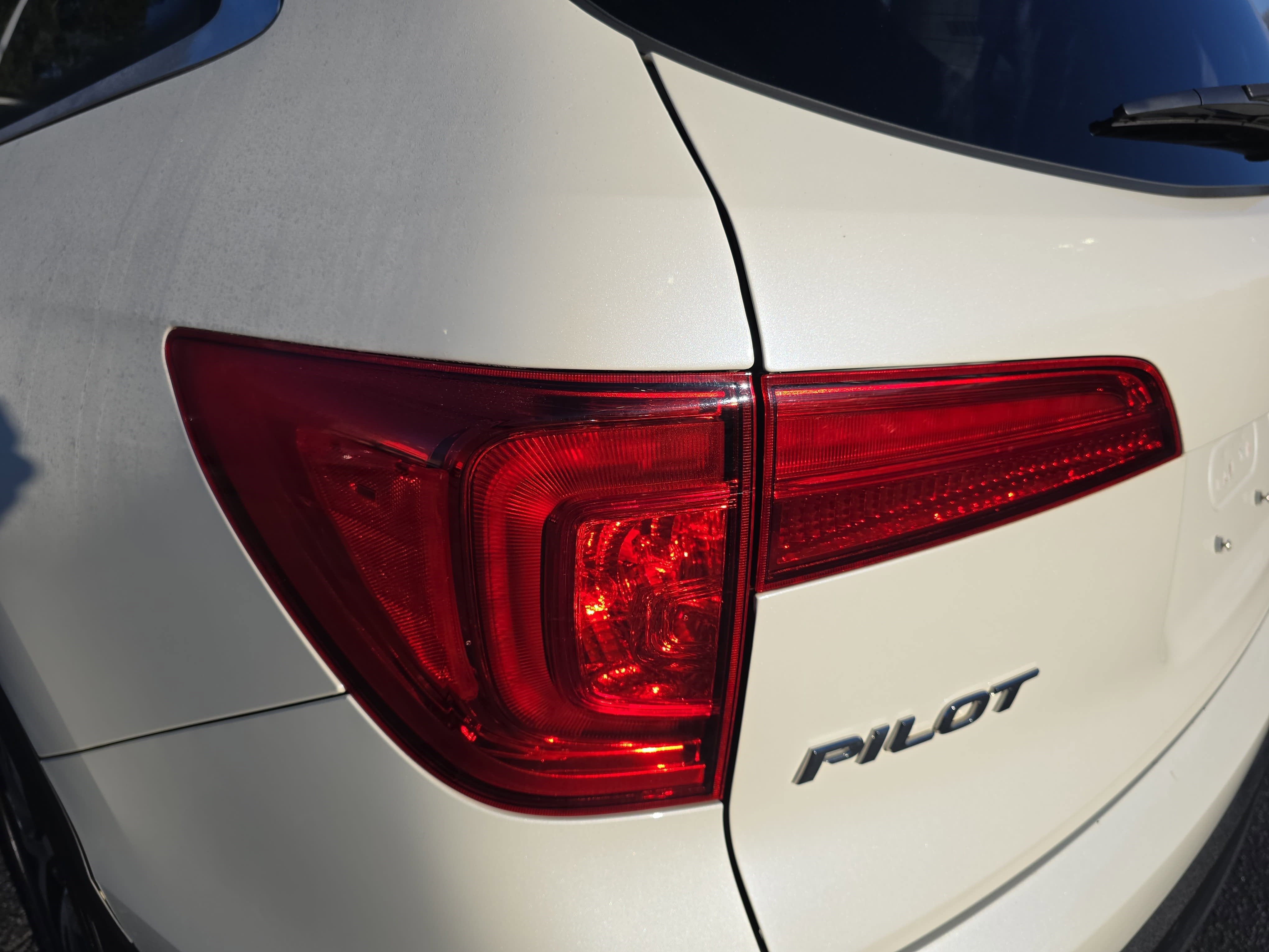 2016 Honda Pilot AWD 4dr Touring w/RES & Navi