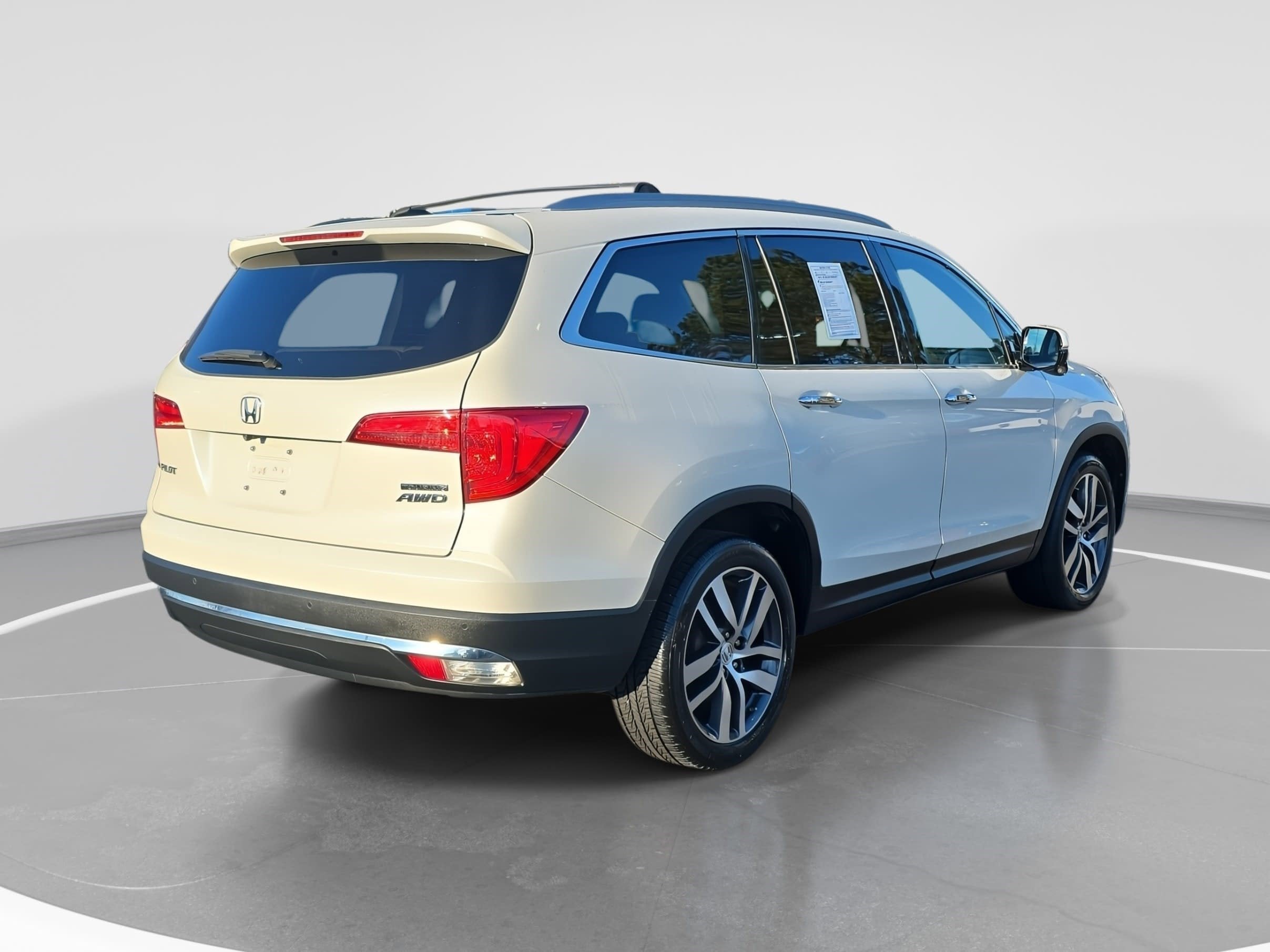 2016 Honda Pilot AWD 4dr Touring w/RES & Navi