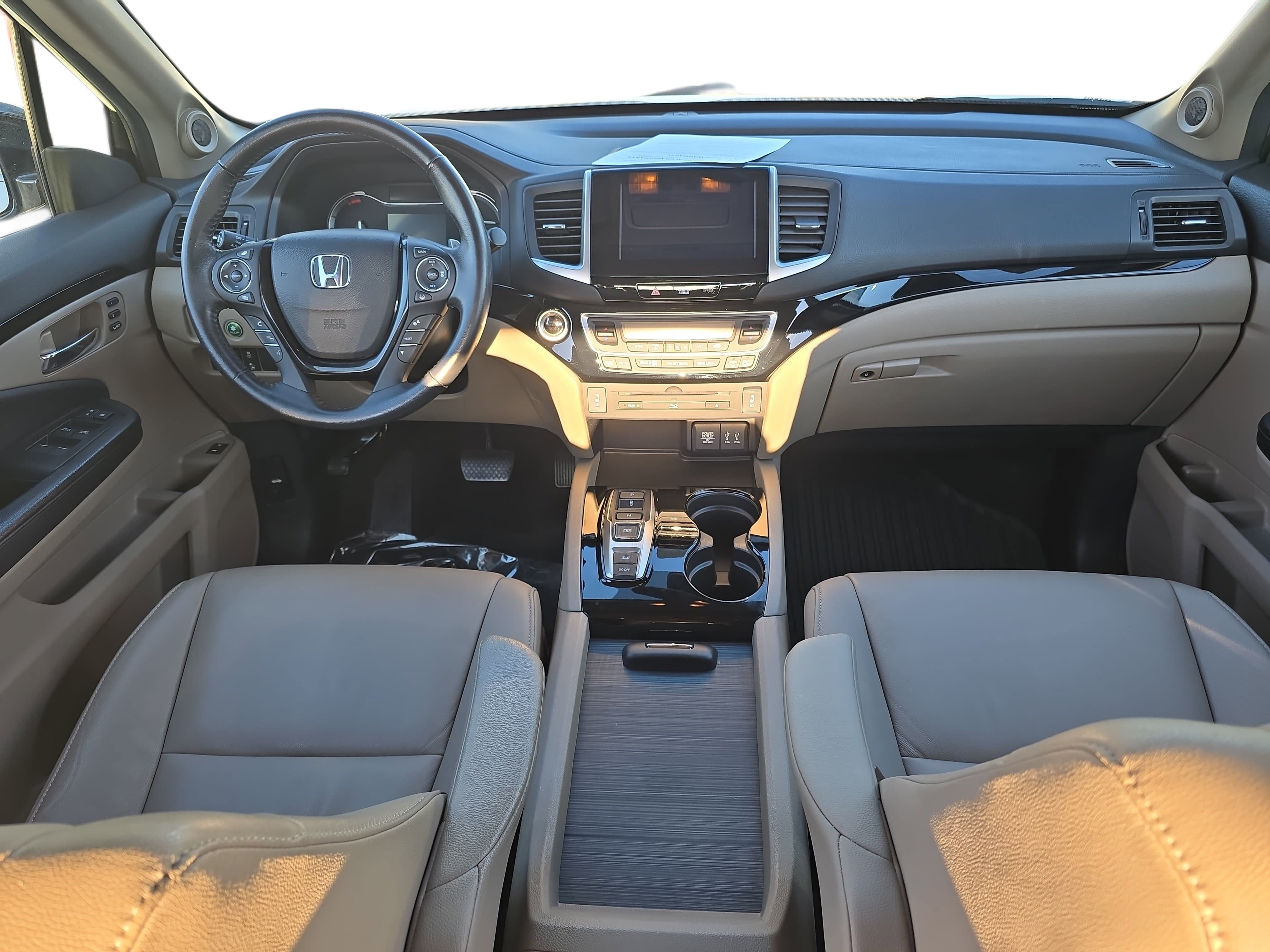 2016 Honda Pilot AWD 4dr Touring w/RES & Navi