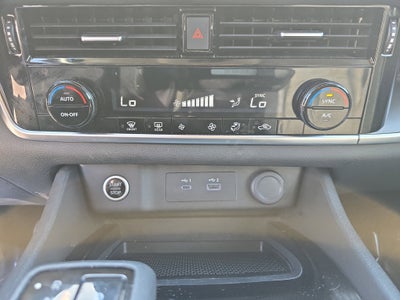 2022 Nissan Rogue AWD SV