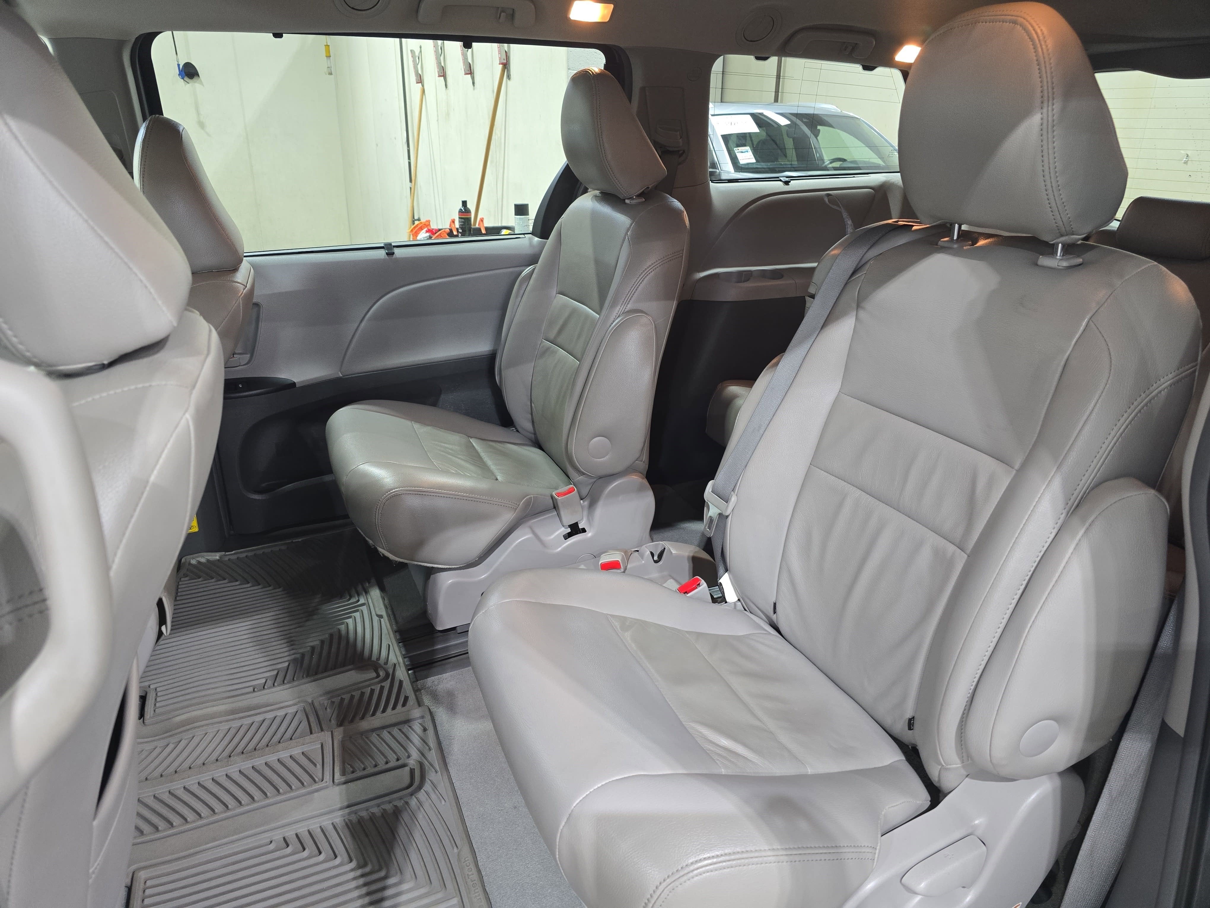 2015 Toyota Sienna Base