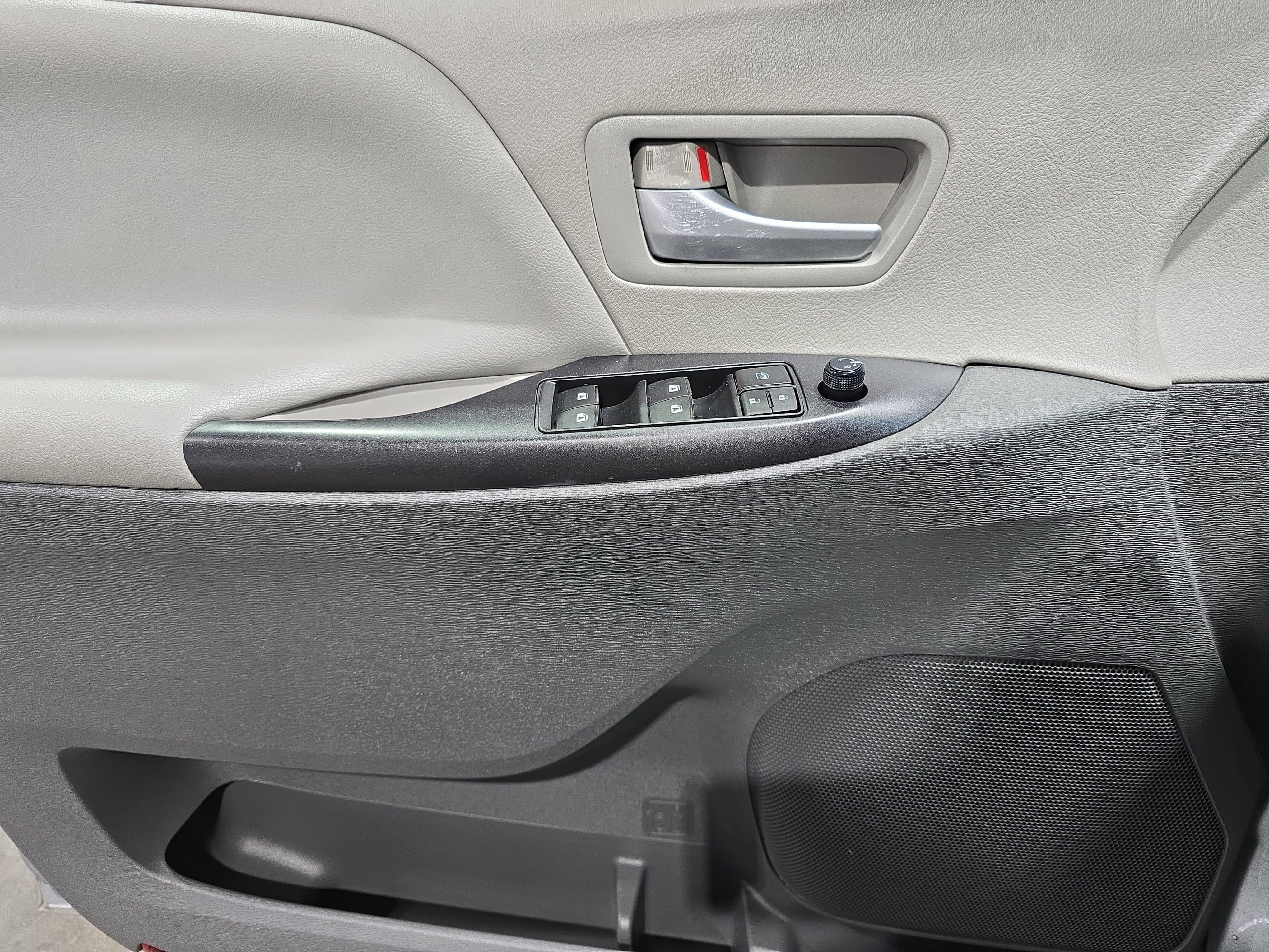 2015 Toyota Sienna Base
