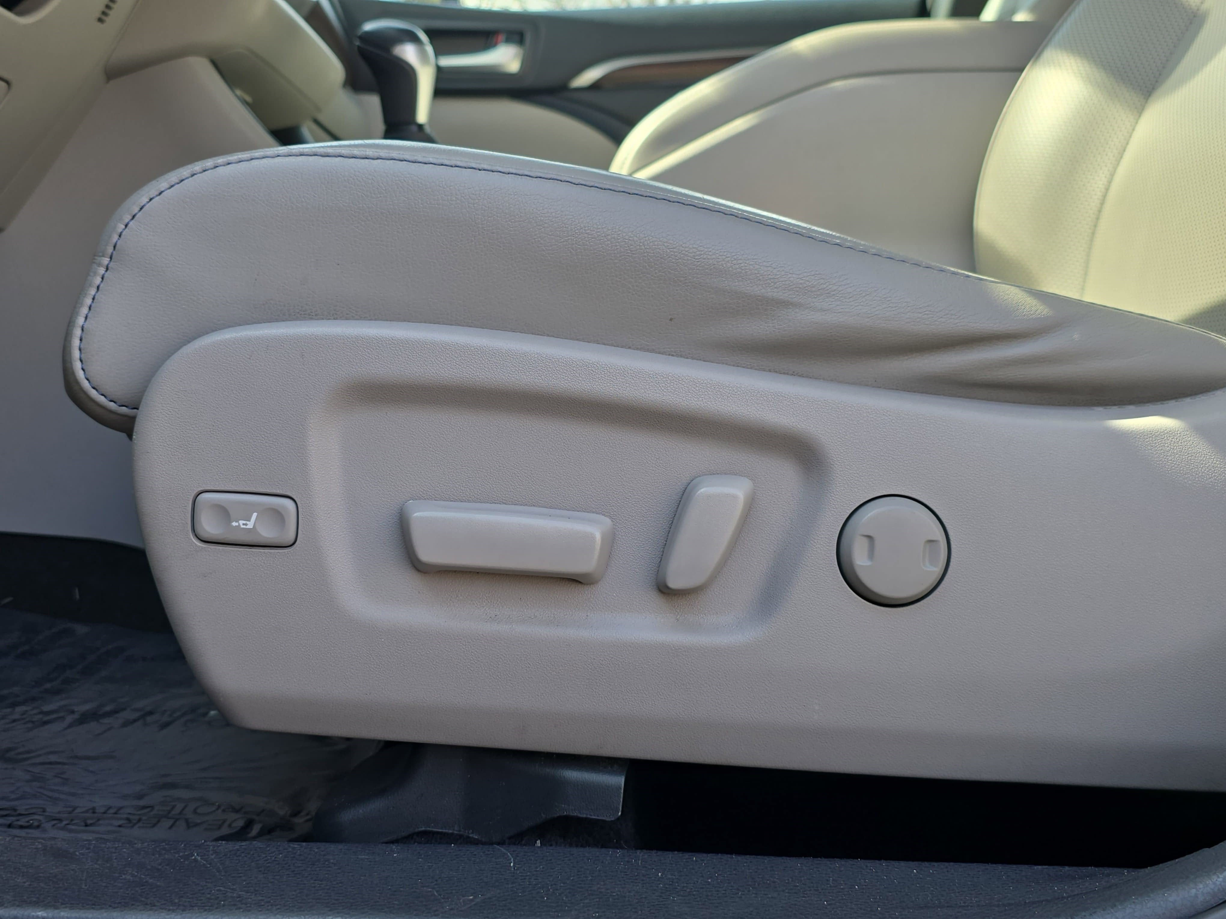 2014 Toyota Highlander FWD 4dr V6 Limited