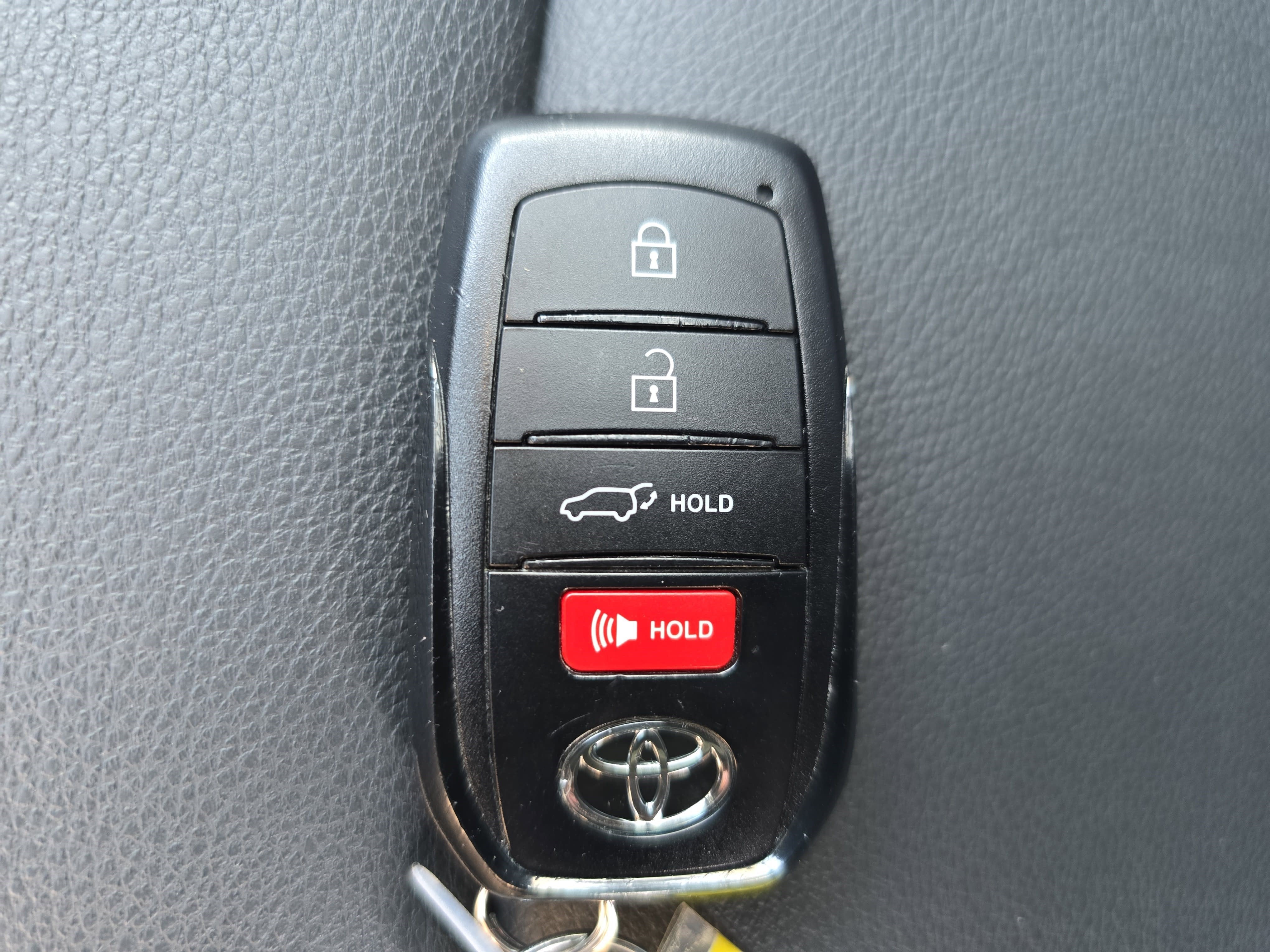 2025 Toyota Corolla Cross XLE 4WD